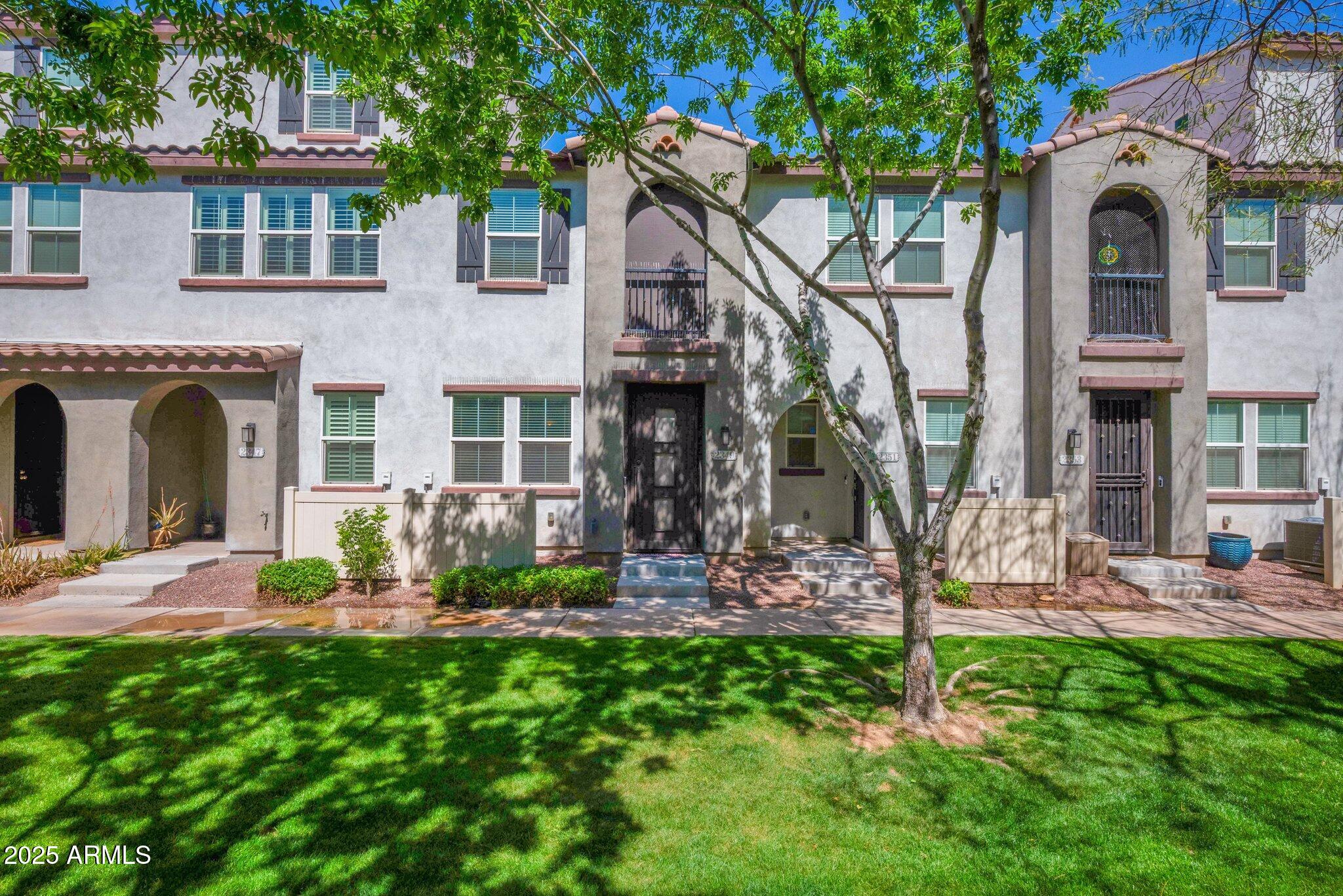 2349 E HIDALGO Avenue