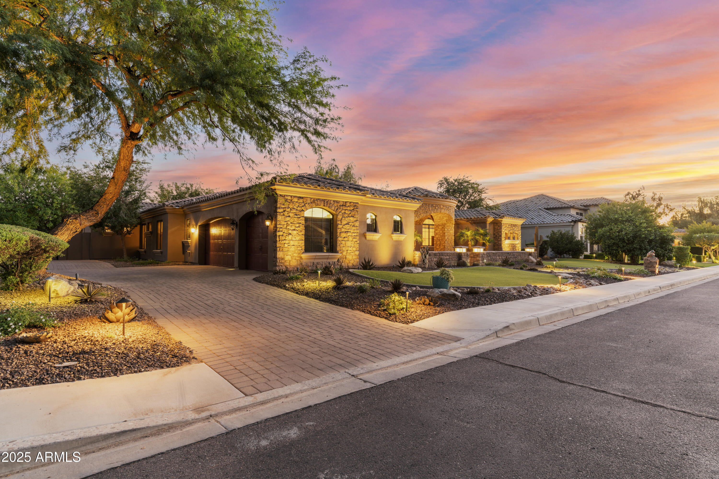 2151 E KAIBAB Place