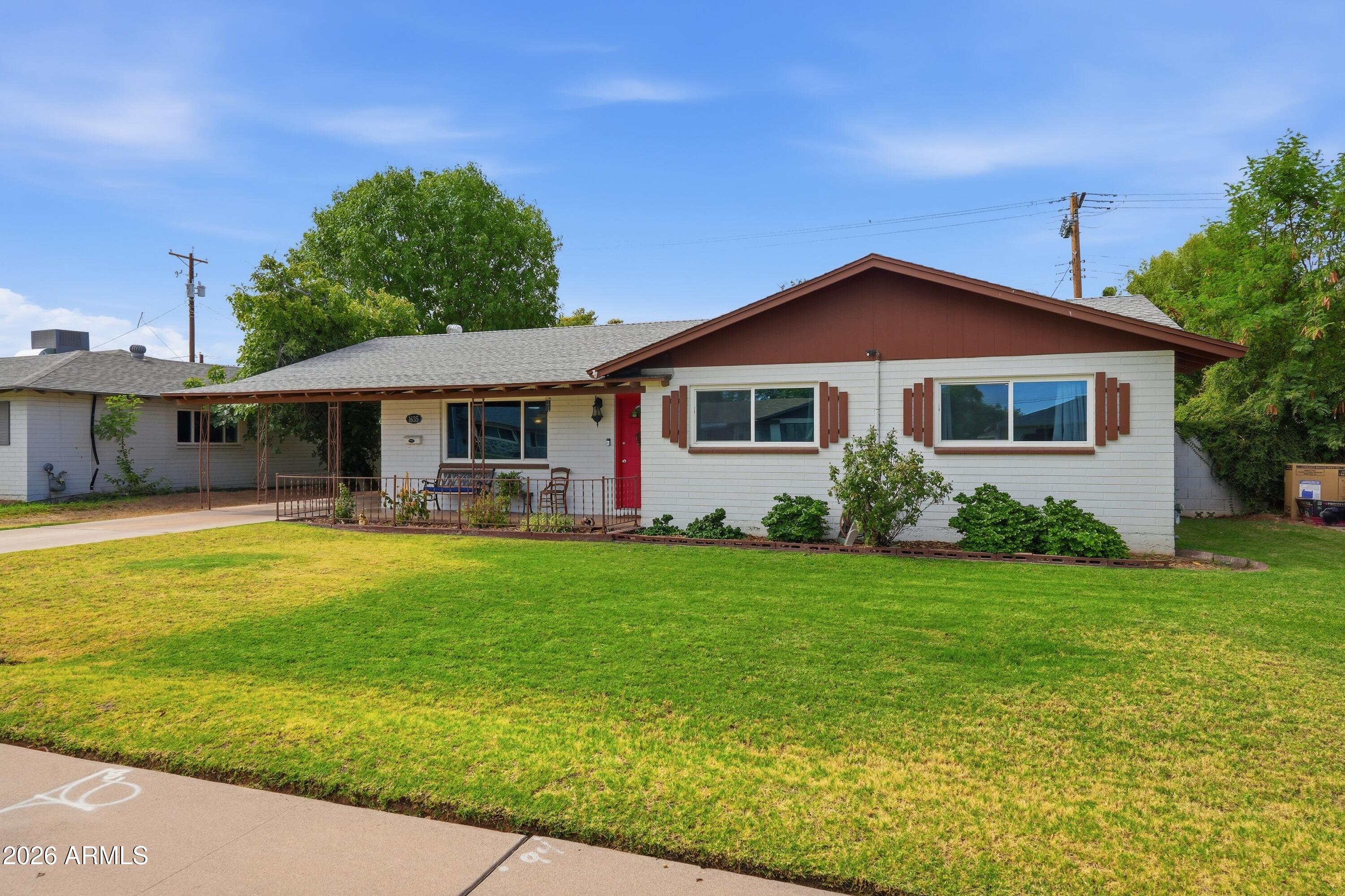 1635 E DANA Avenue