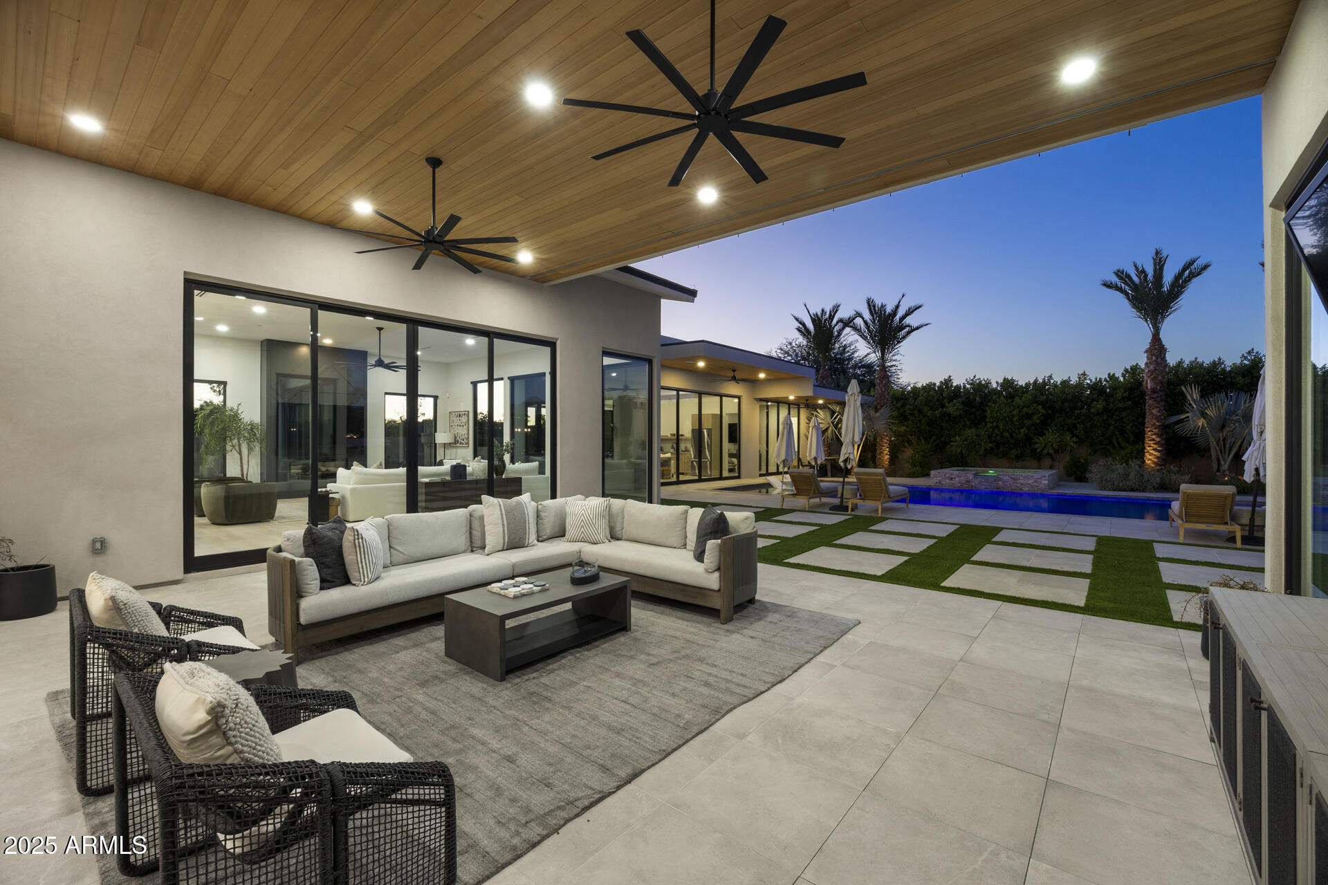 8502 E CORTEZ Street