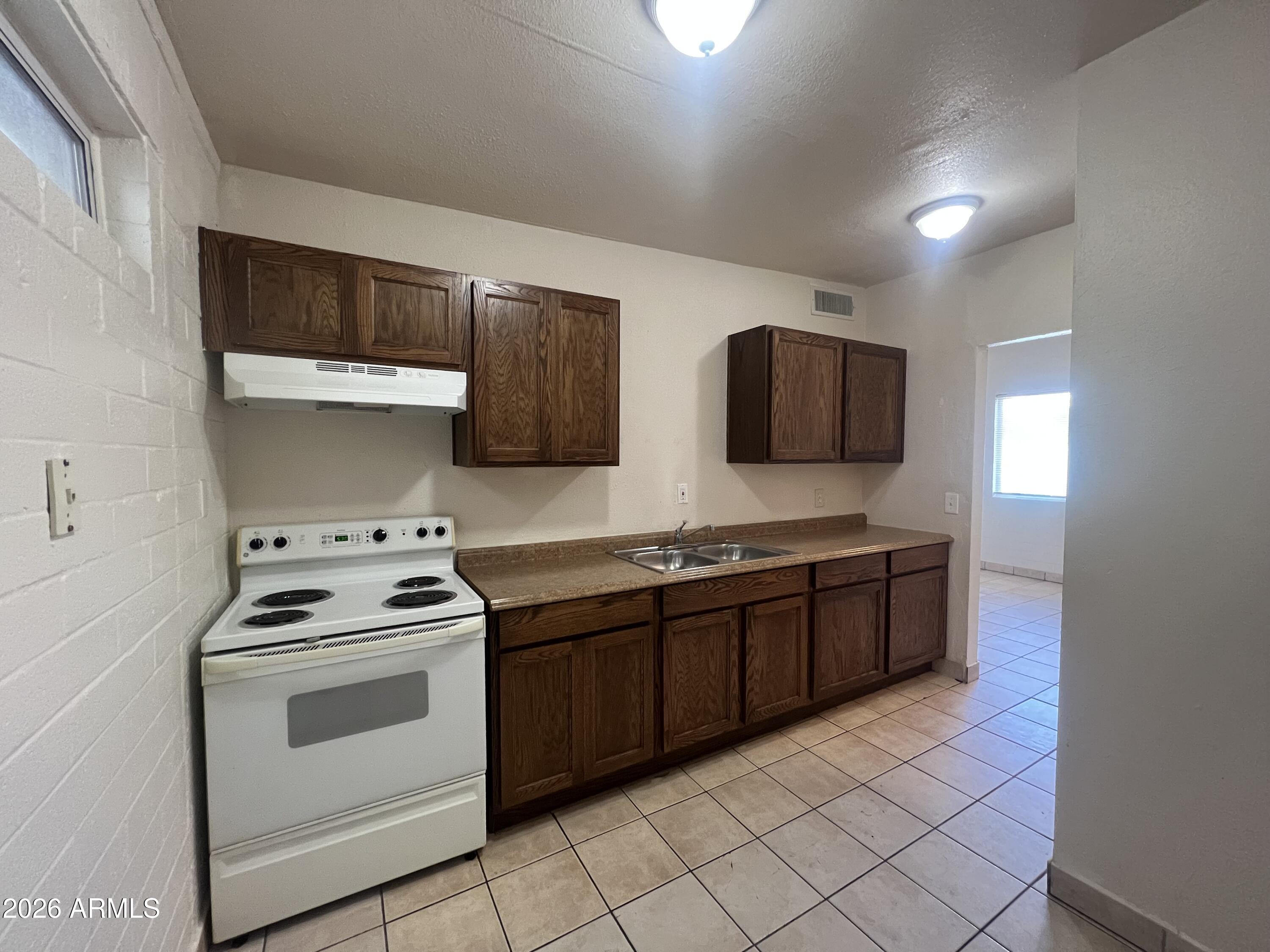 1229 W PIERCE Street 2