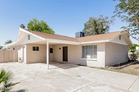 Single Family Residence in Phoenix AZ 3351 SHANGRI LA Road.jpg