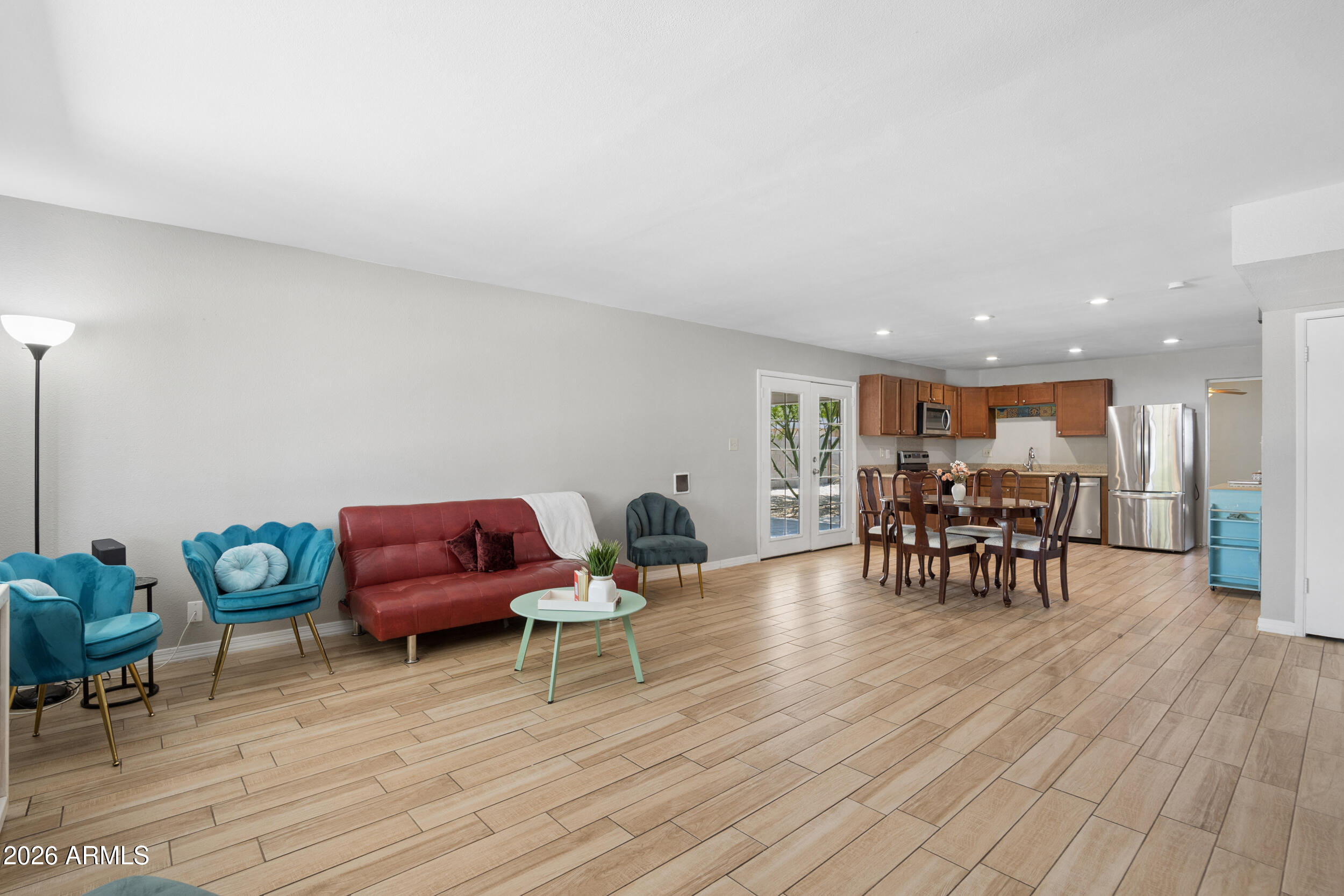 2131 W EDGEWOOD Avenue