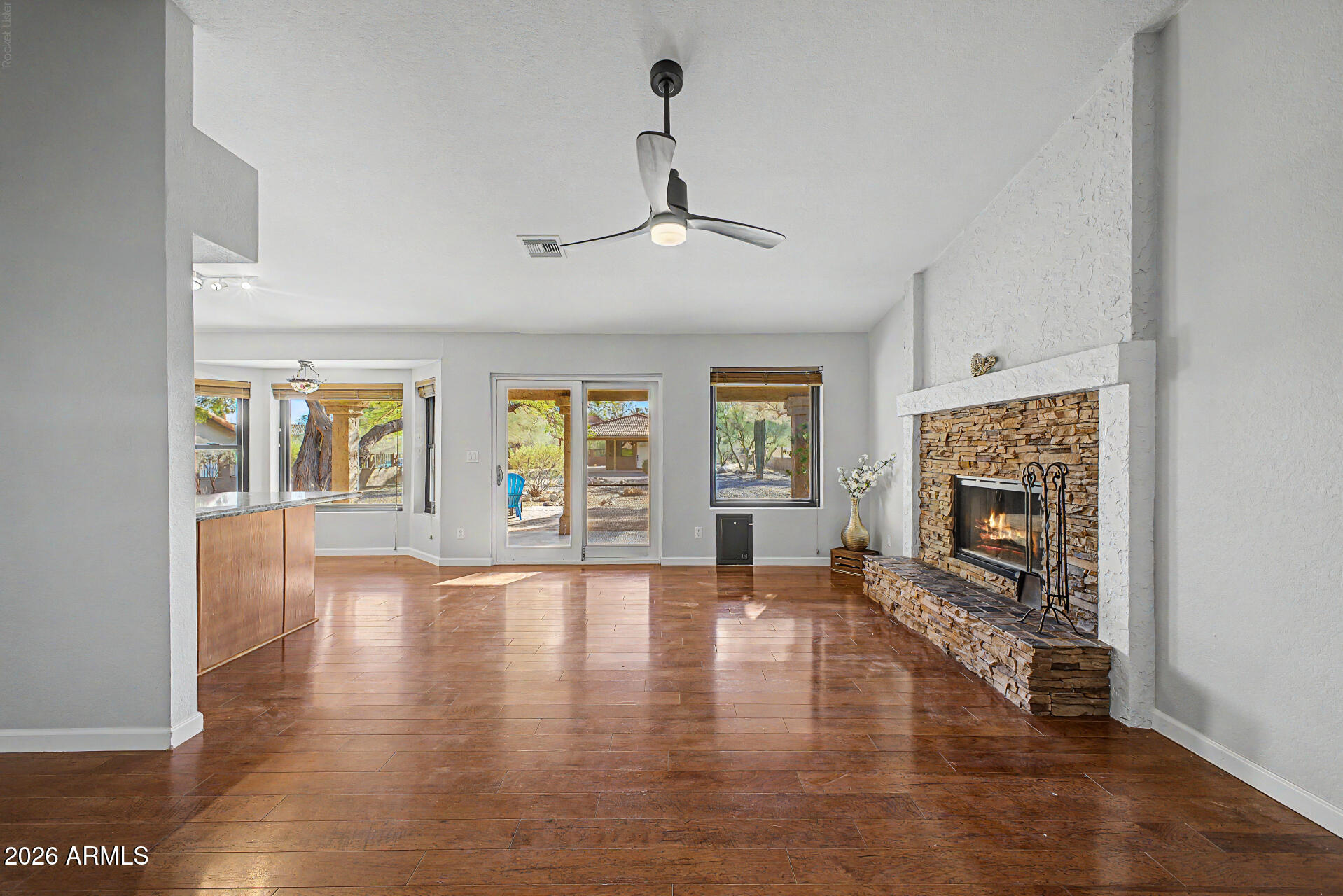 15210 N PEACHTREE Lane