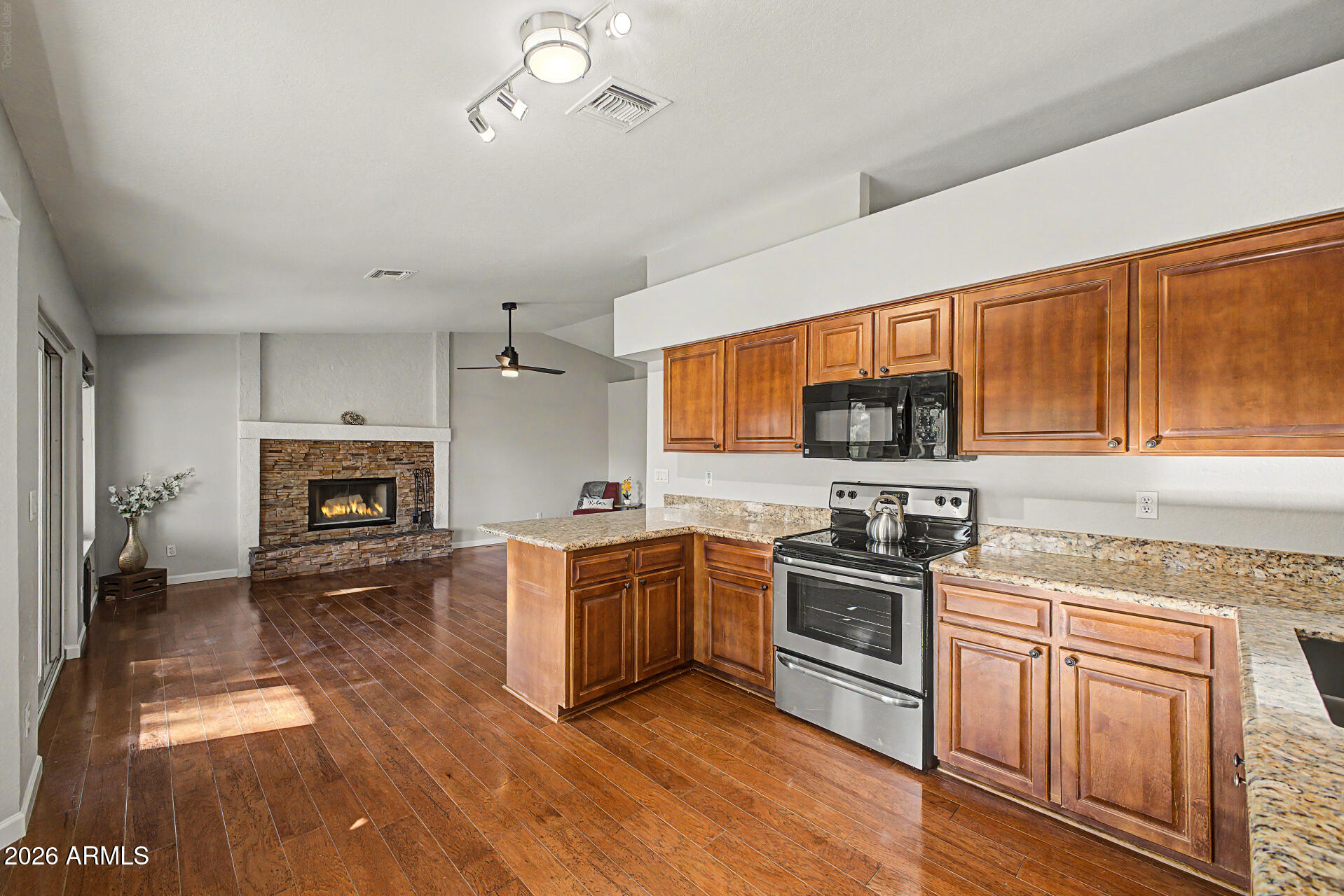 15210 N PEACHTREE Lane