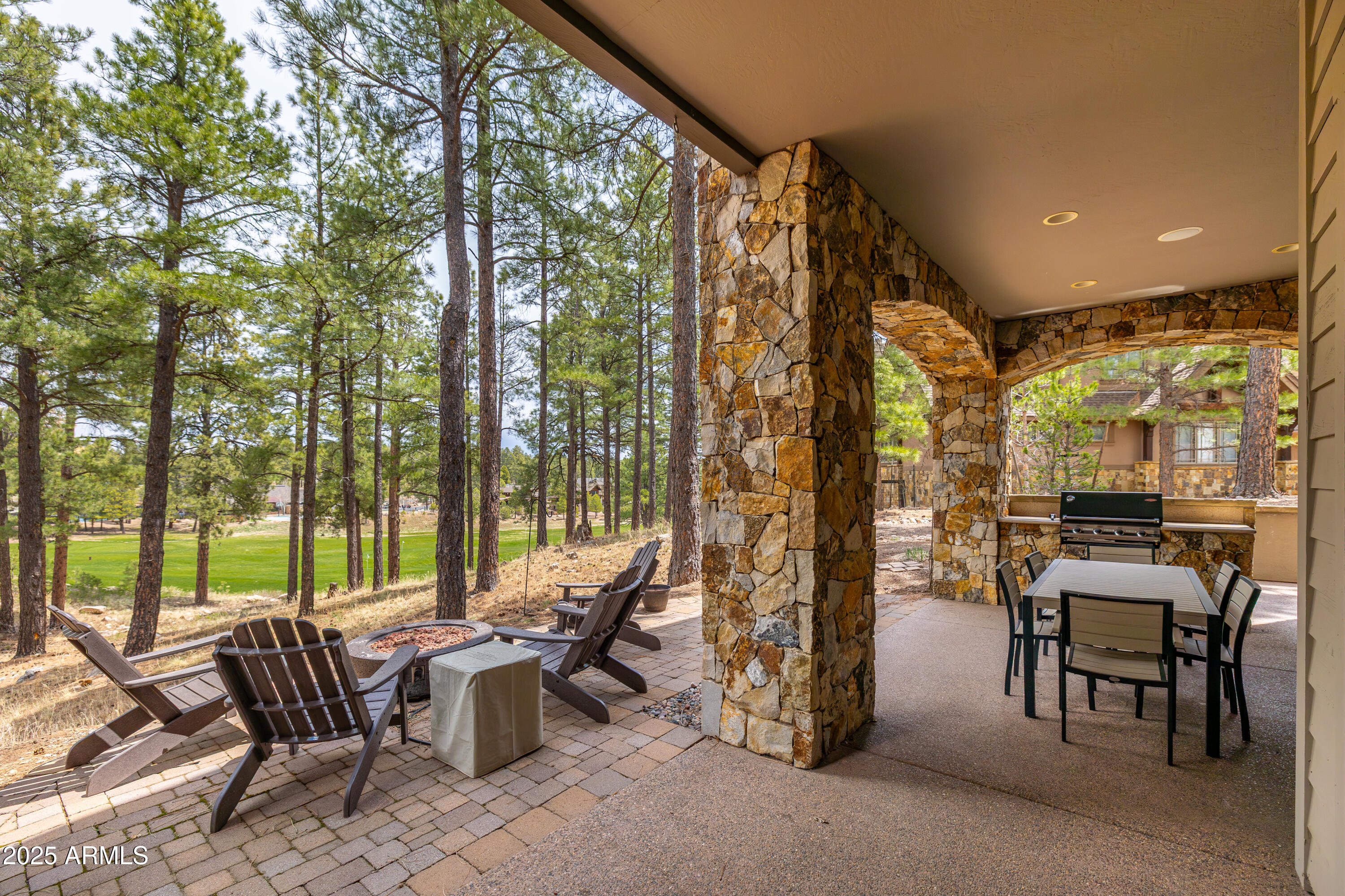 1734 E MOSSY OAK Court 2