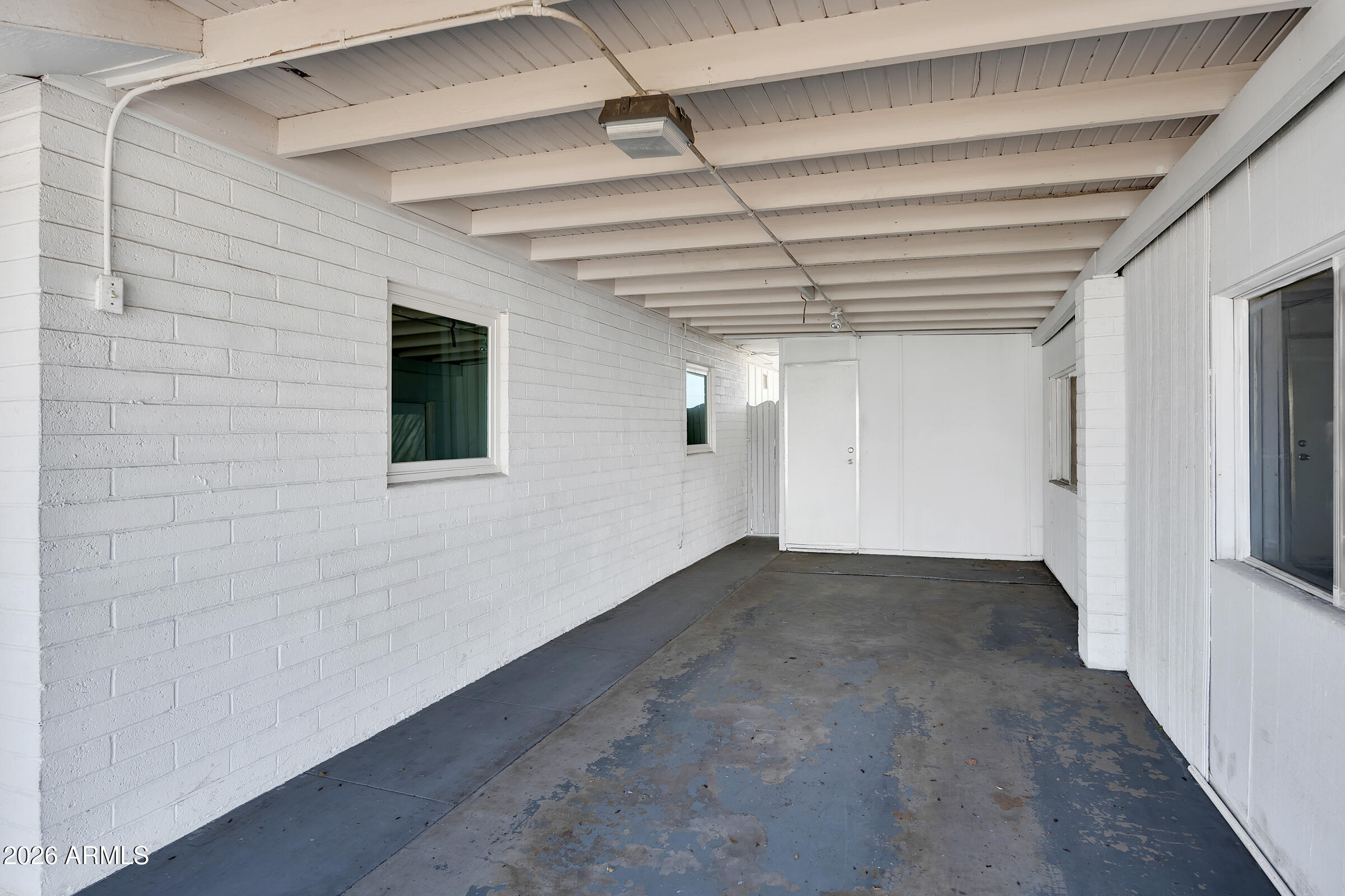 2801 W GLENROSA Avenue