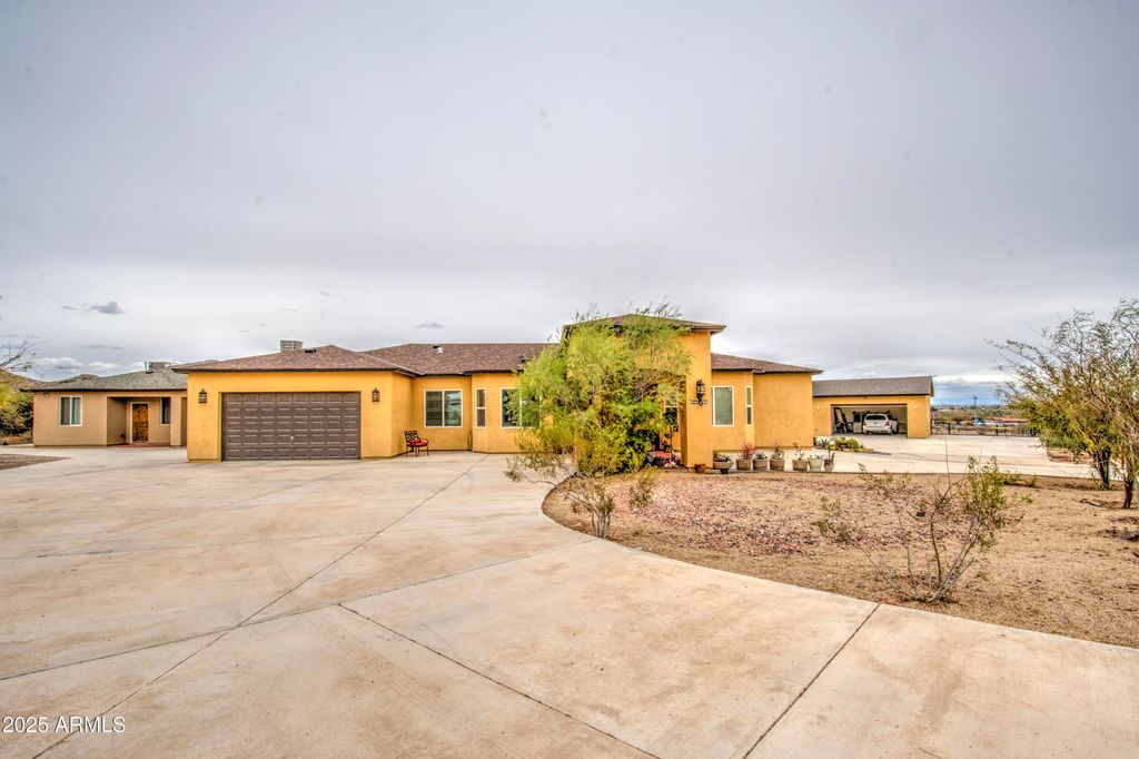 Photo of 8210 S 132nd Avenue, Goodyear, AZ 85338 (MLS # 6953296)