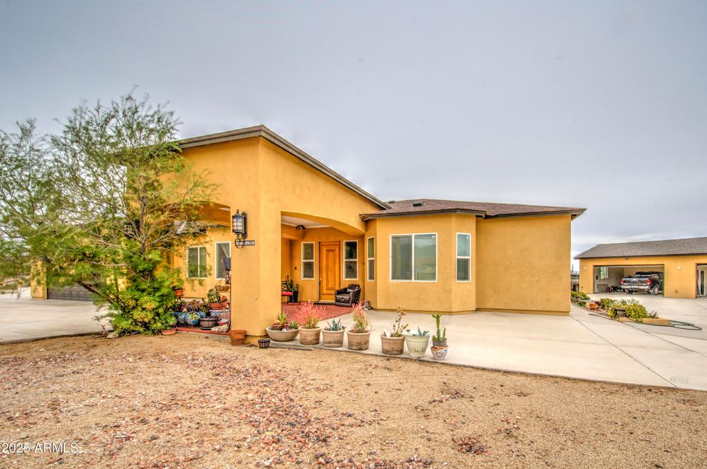 Photo of 8210 S 132nd Avenue, Goodyear, AZ 85338 (MLS # 6953296)