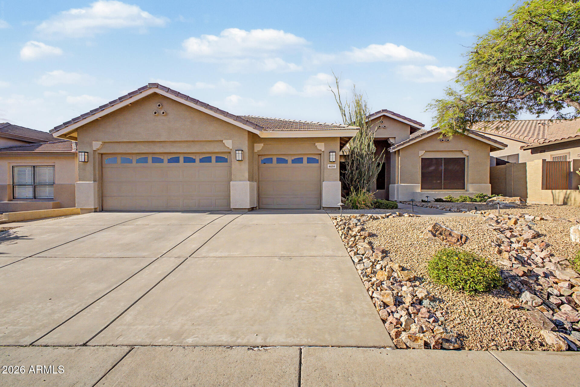 4614 E MOLLY Lane