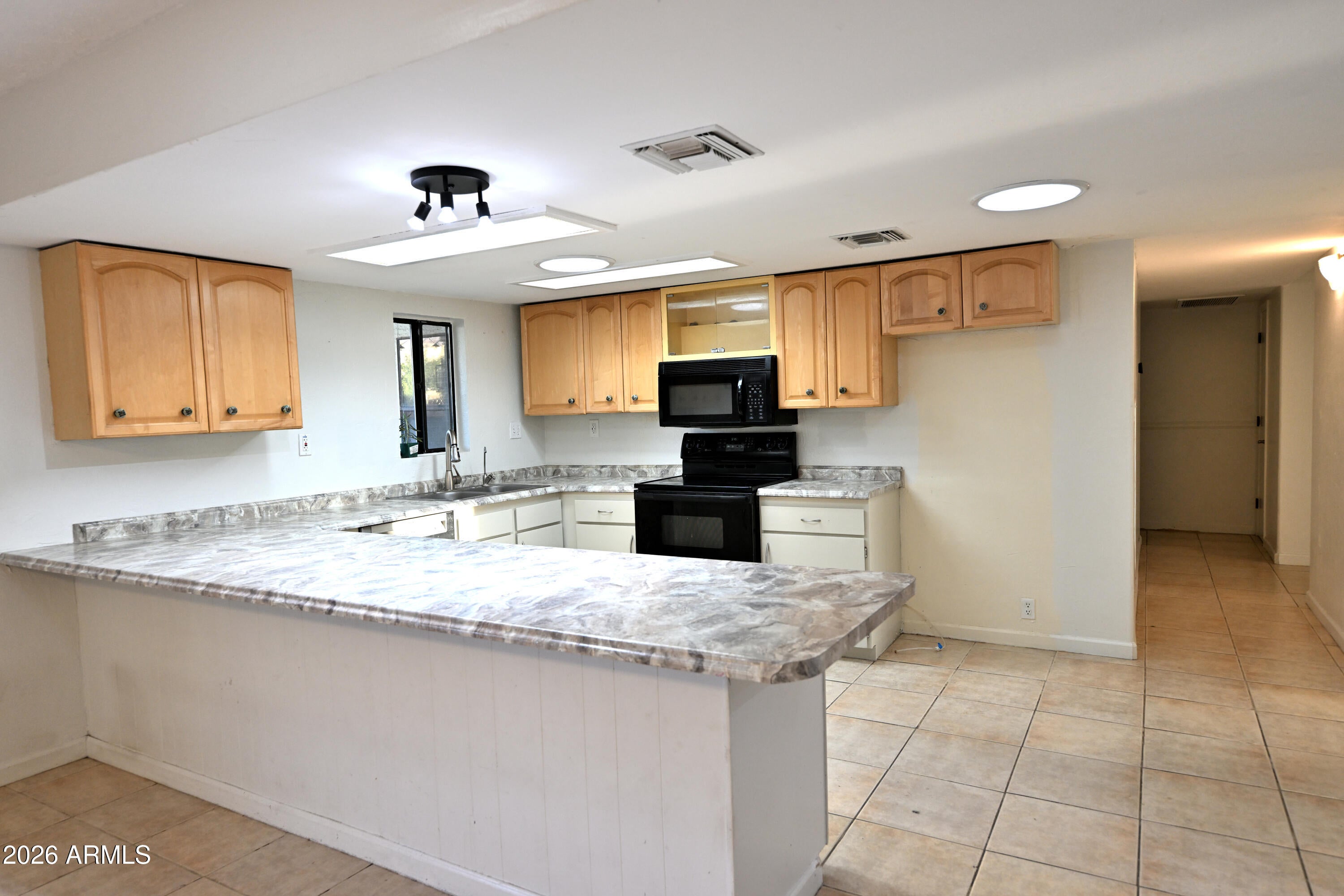 5557 S ALAMEDA Road