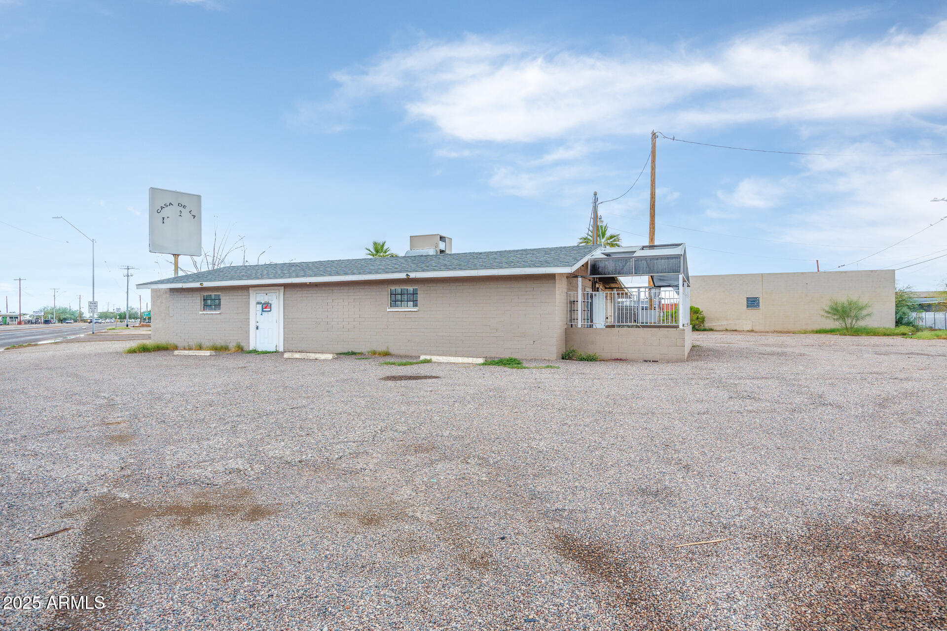 864 E JIMMIE KERR Boulevard