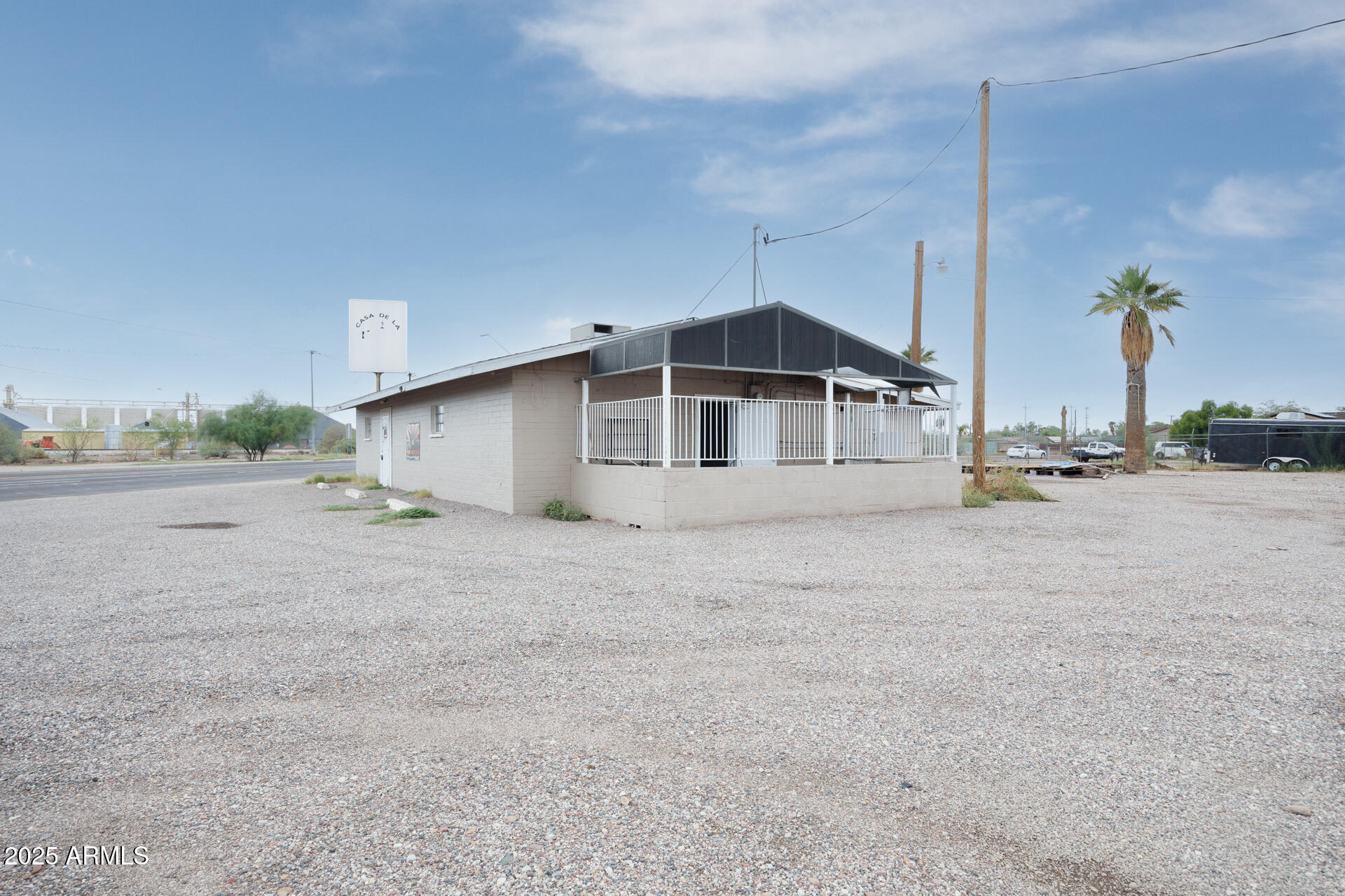 864 E JIMMIE KERR Boulevard