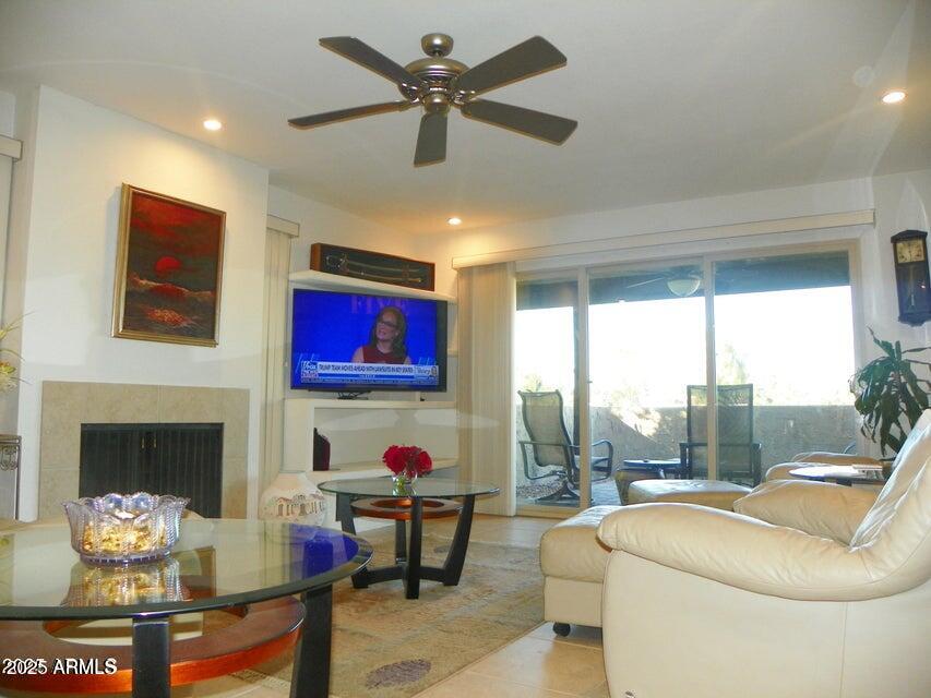 7348 N Via Camello Del Norte -- 223