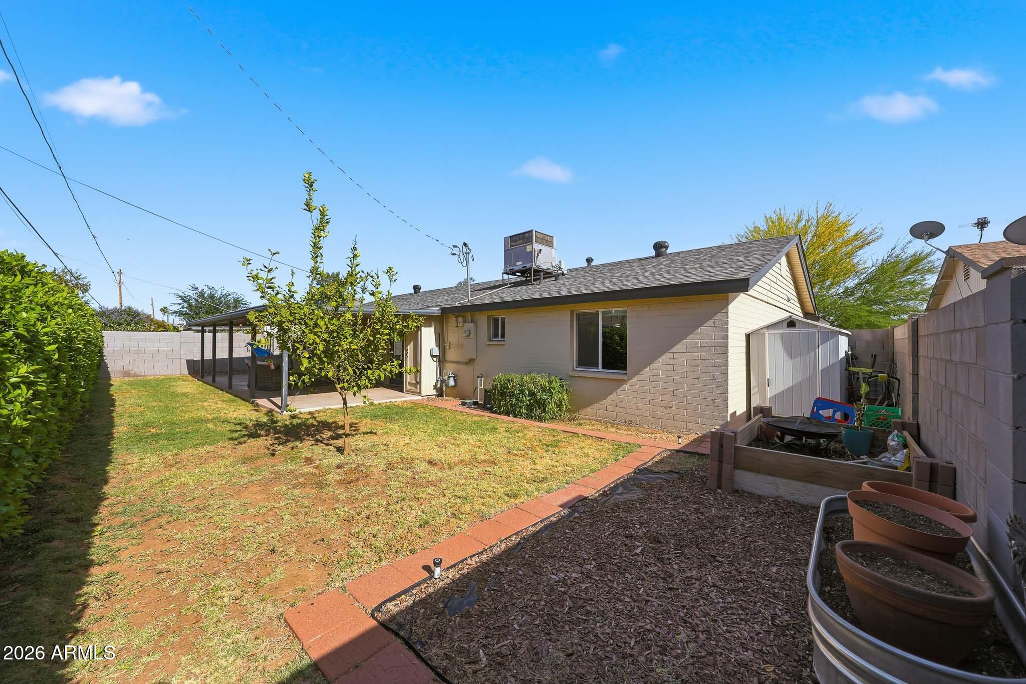 PARADISE VALLEY OASIS NO 2-A EAST - Residential