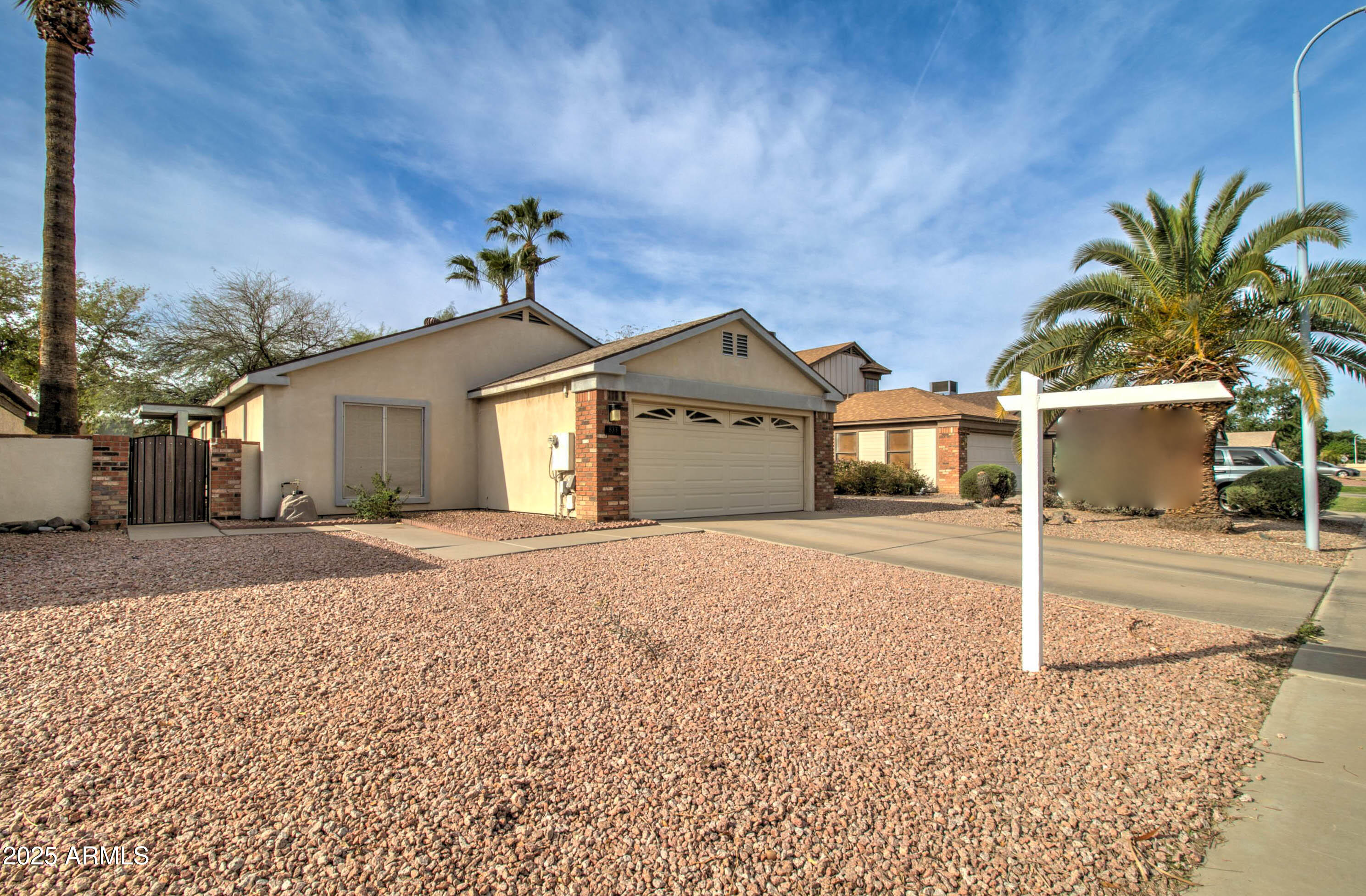 833 E MANOR Drive