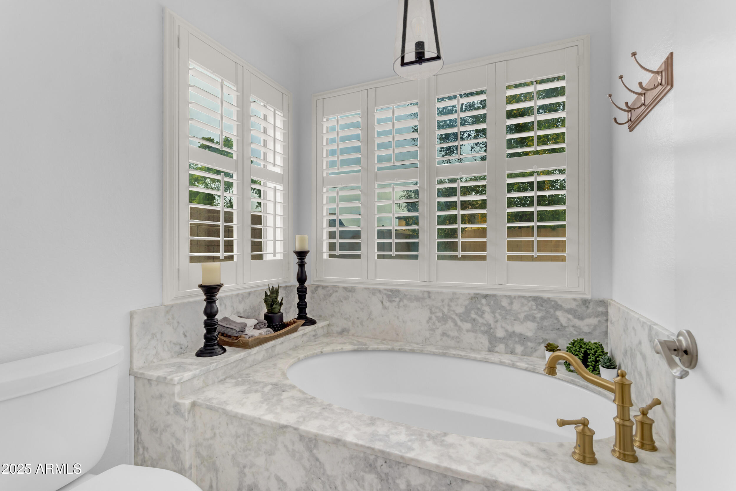 1712 E SARATOGA Street