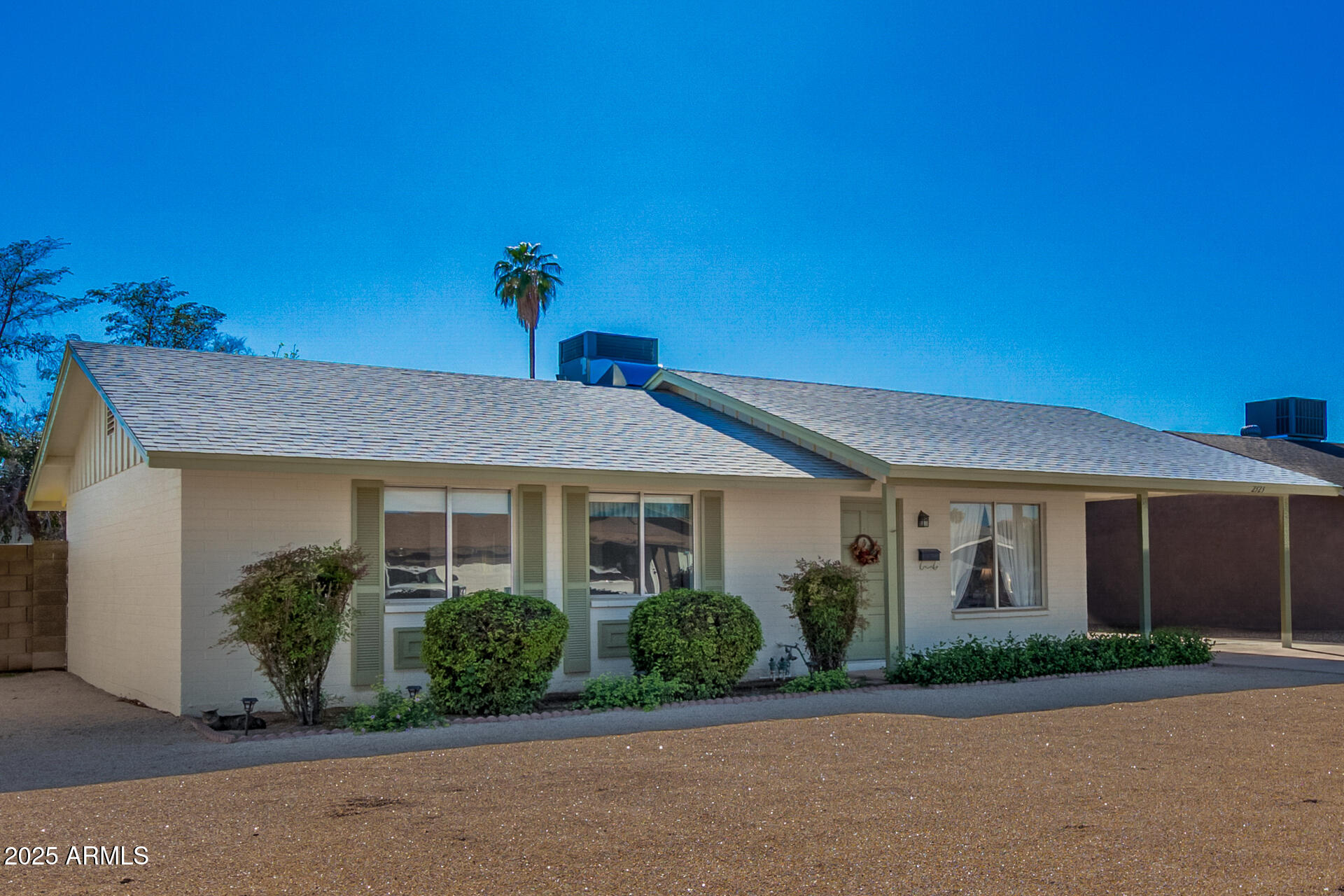2323 W SUNNYSIDE Avenue
