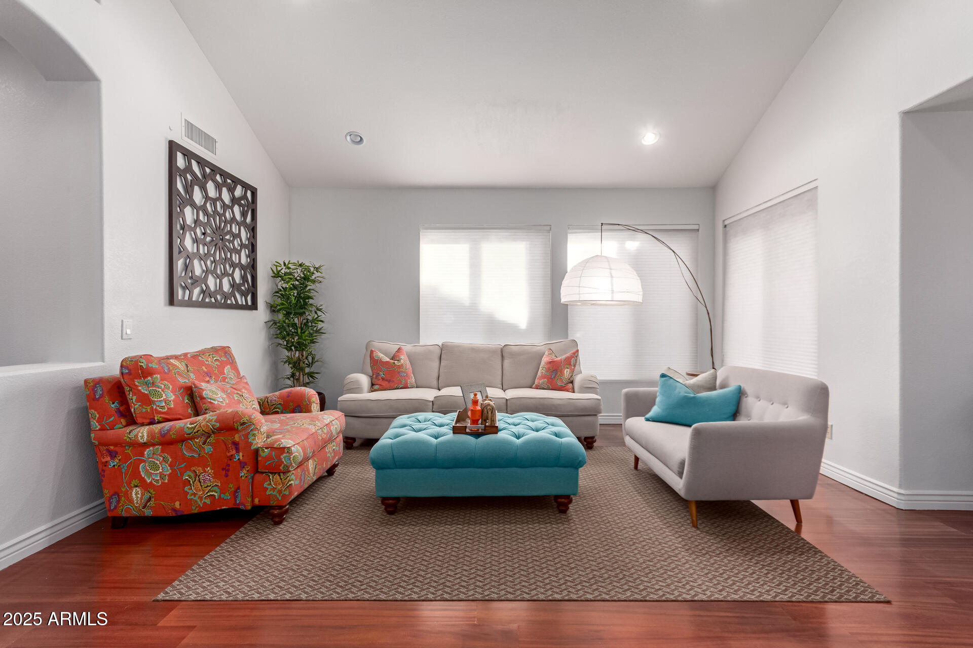 5927 E GRANDVIEW Road