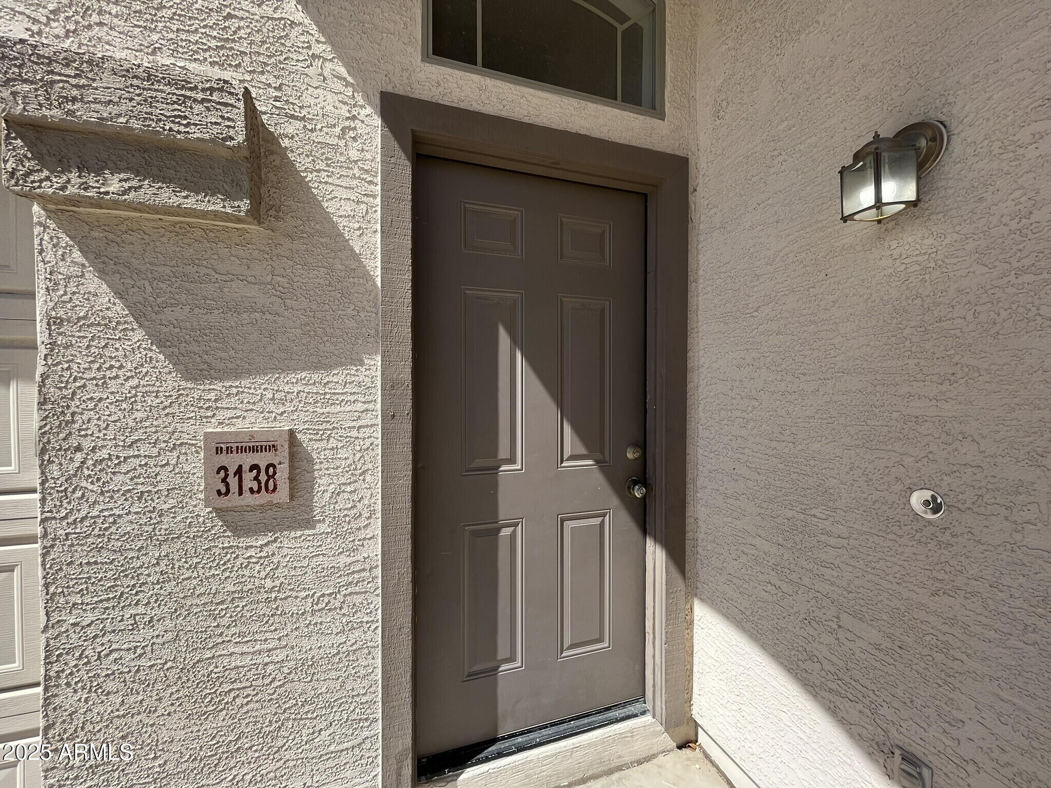 3138 W HUNTINGTON Drive