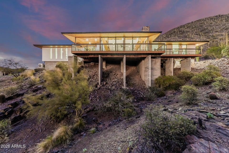 6111 E Victoria Drive