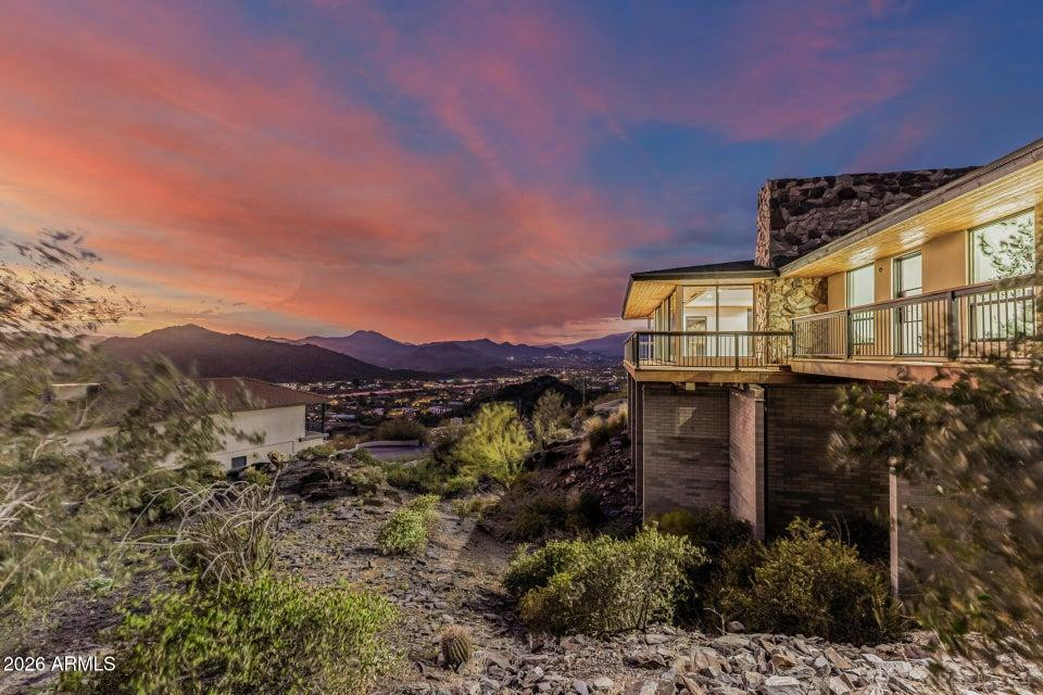 6111 E Victoria Drive