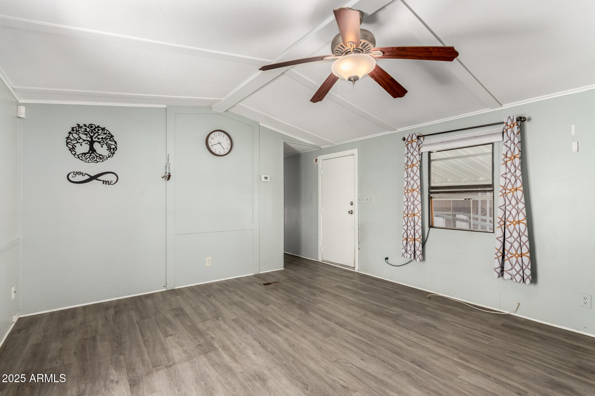 10401 N CAVE CREEK Road 93