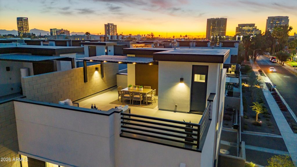 Photo of 377 E Windsor Avenue #21, Phoenix, AZ 85004 (MLS # 6996043)