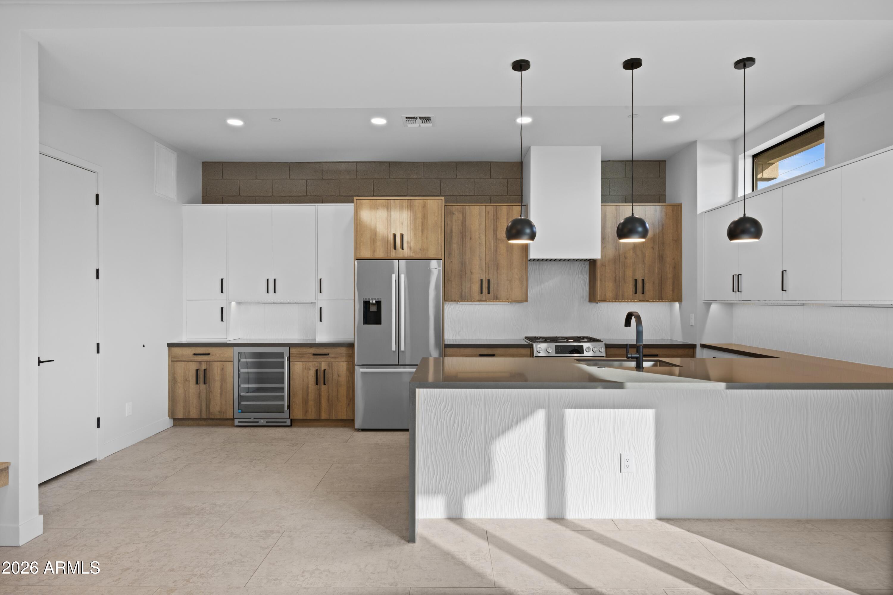 377 E WINDSOR Avenue 21