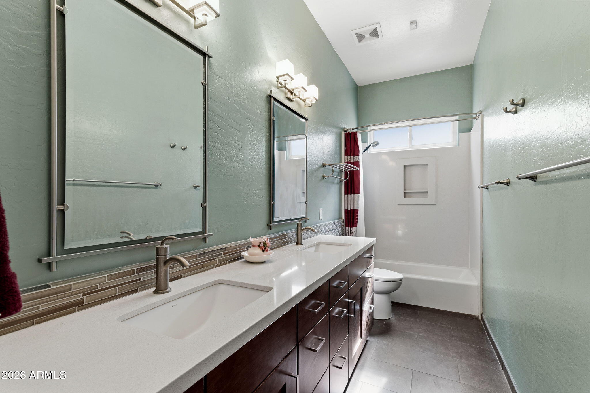 ESTATES AT NORTH SHORE UNIT 1 - Residential