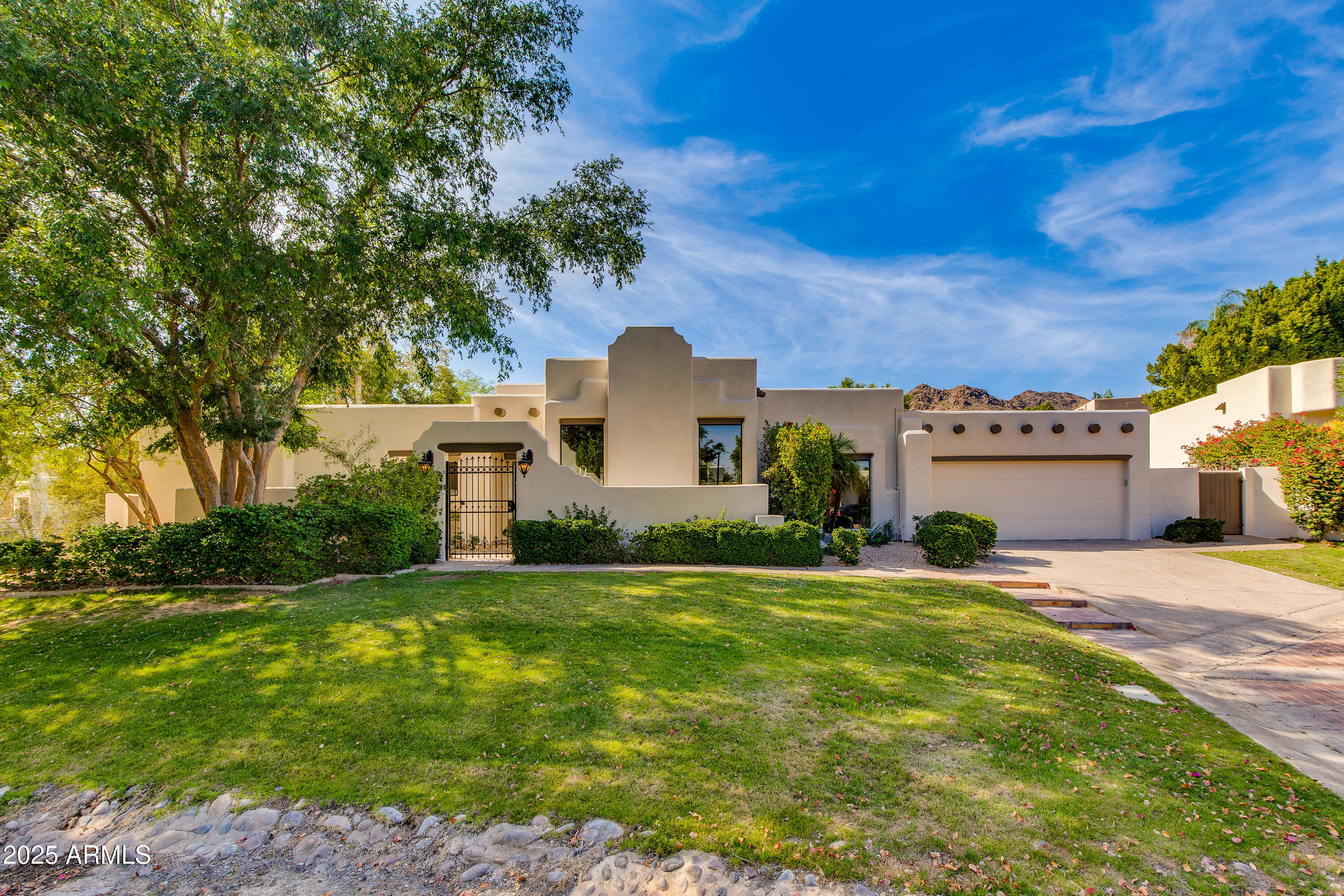 3186 E STELLA Lane