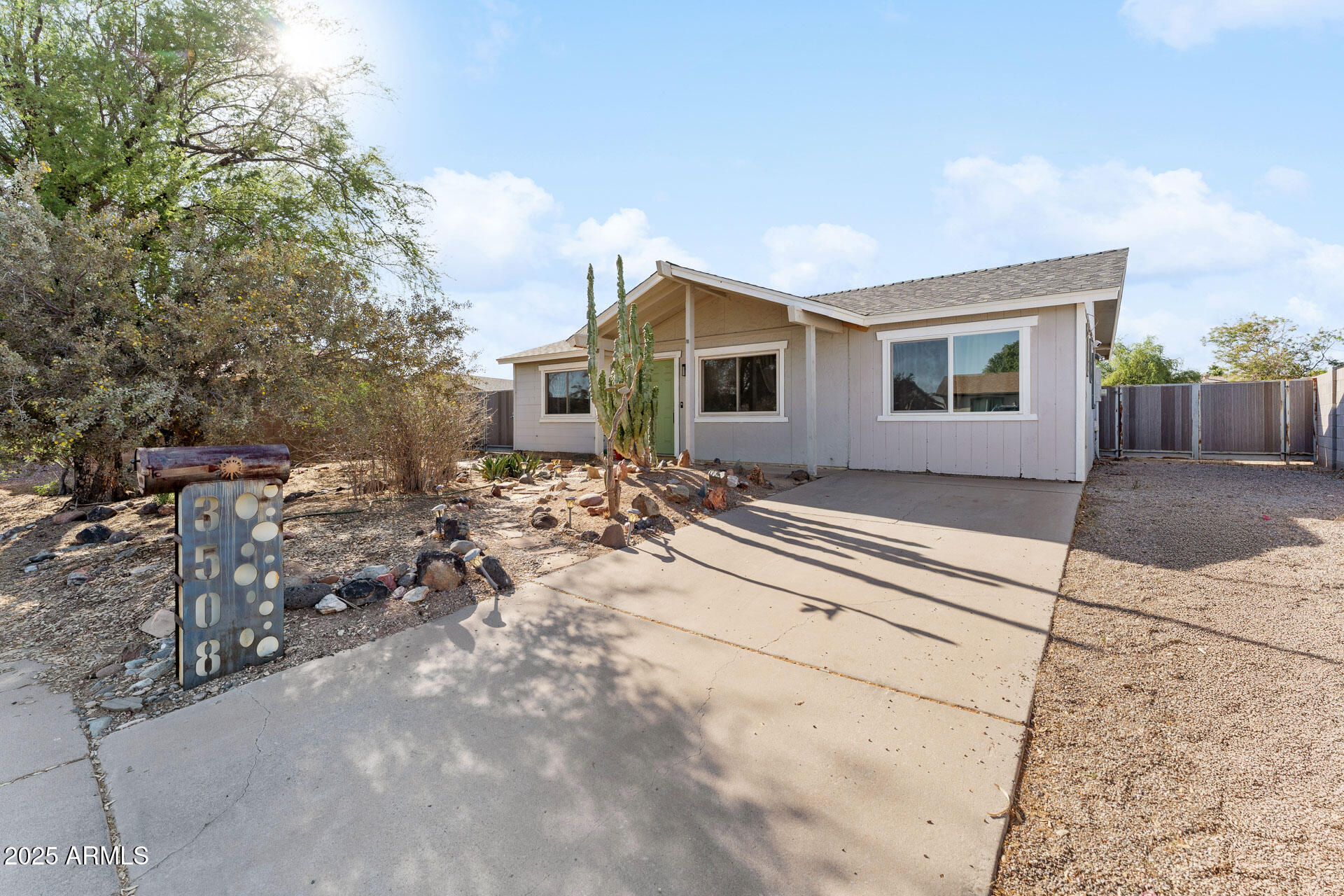 3508 E GELDING Drive