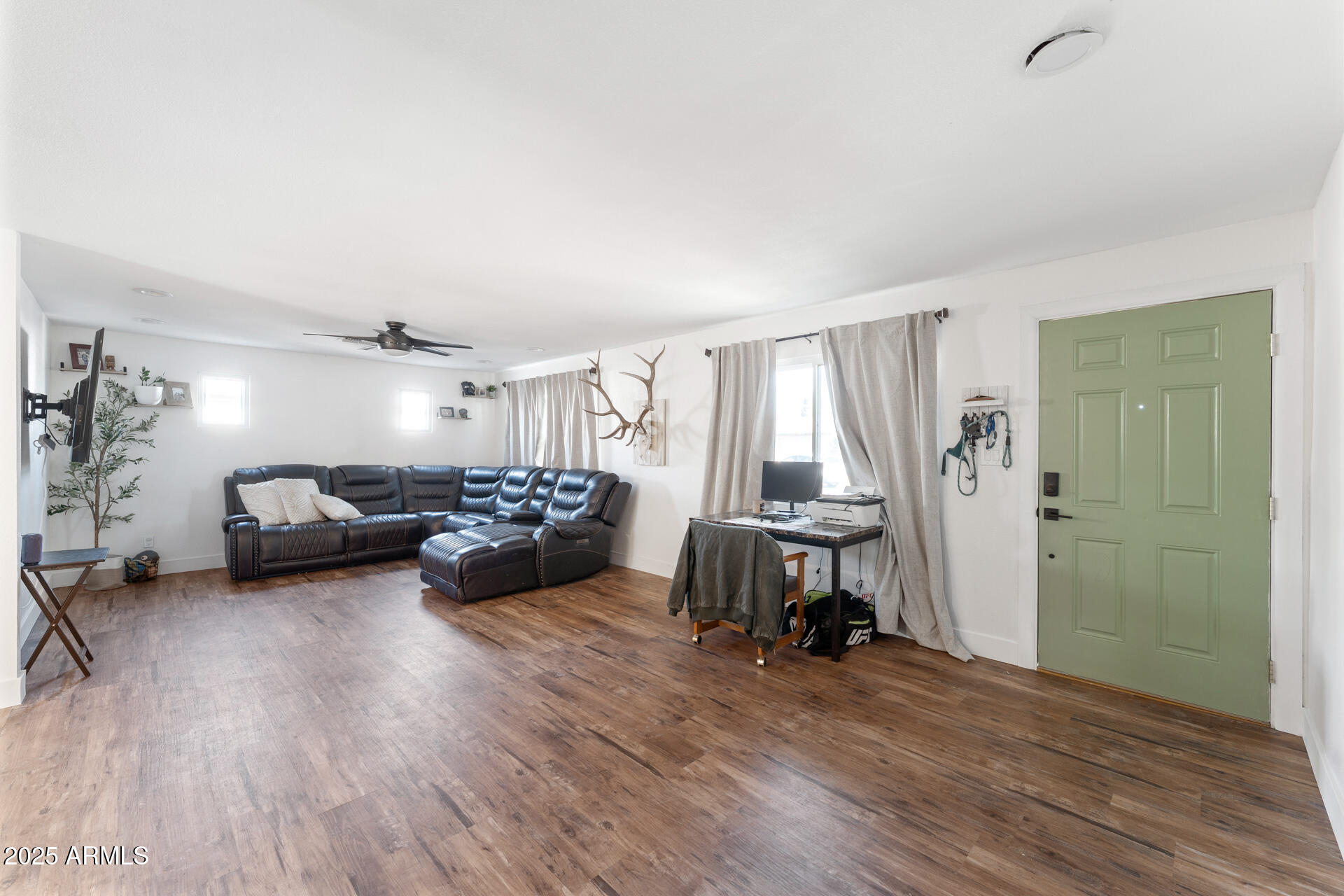 3508 E GELDING Drive