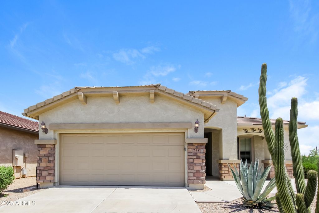 Photo of 718 W Twin Peaks Parkway, San Tan Valley, AZ 85143 (MLS # 6935354)