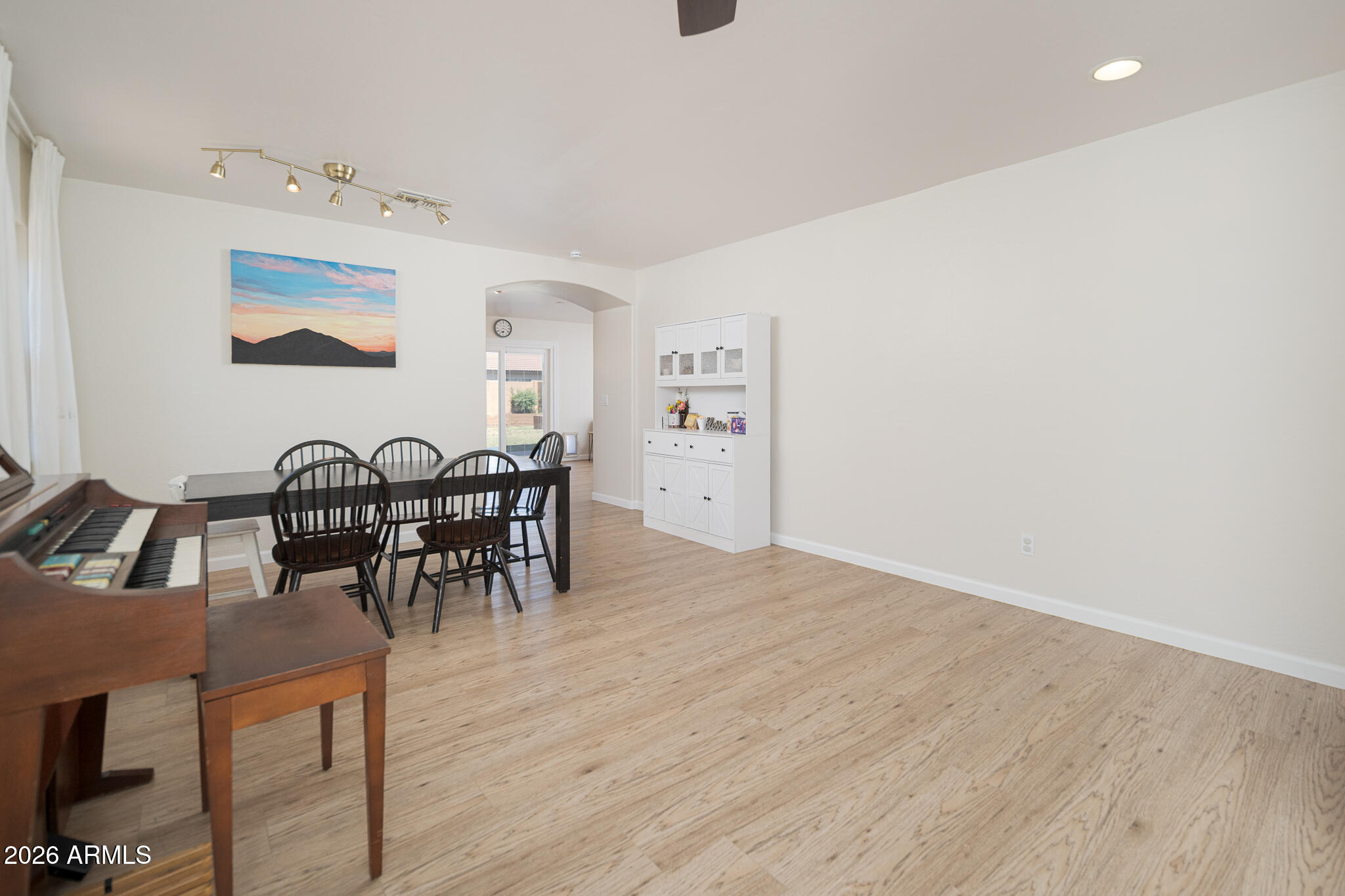 6014 W PUEBLO Avenue