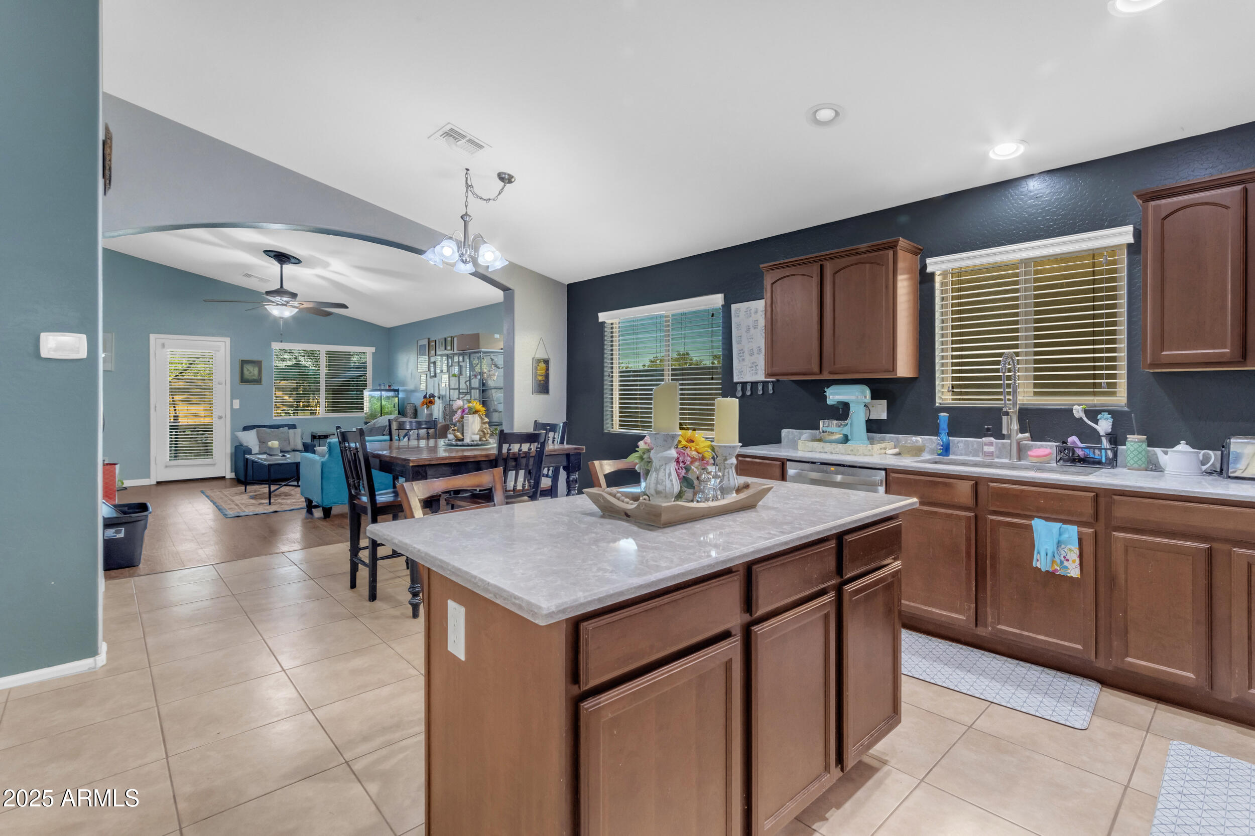 23840 W CORONA Avenue