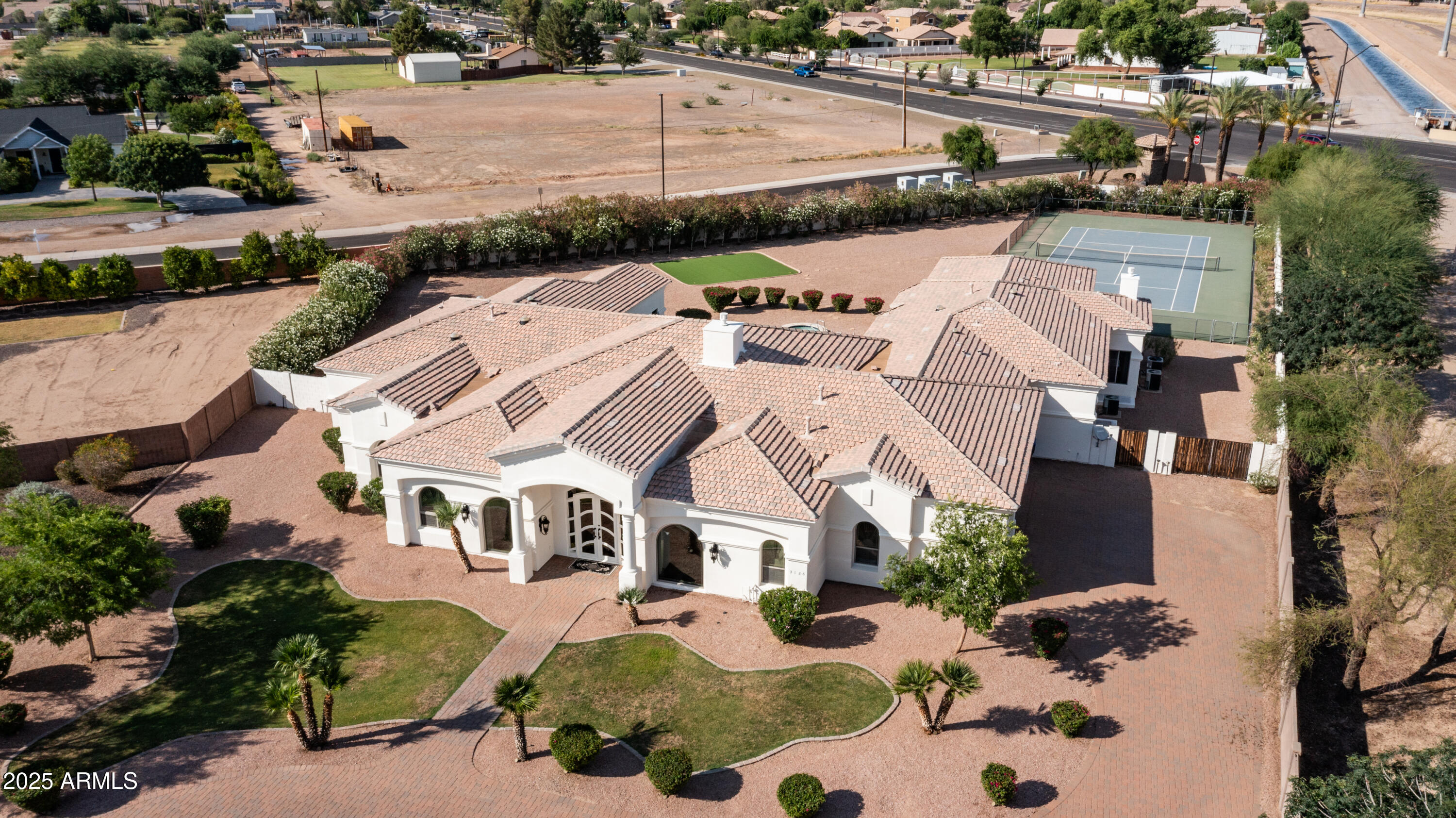 3126 E FRUITVALE Court