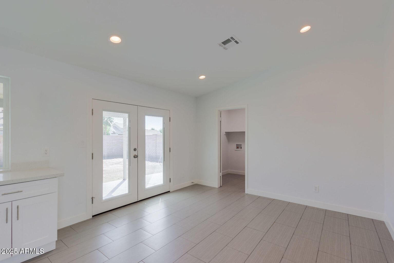 8837 W COOLIDGE Street