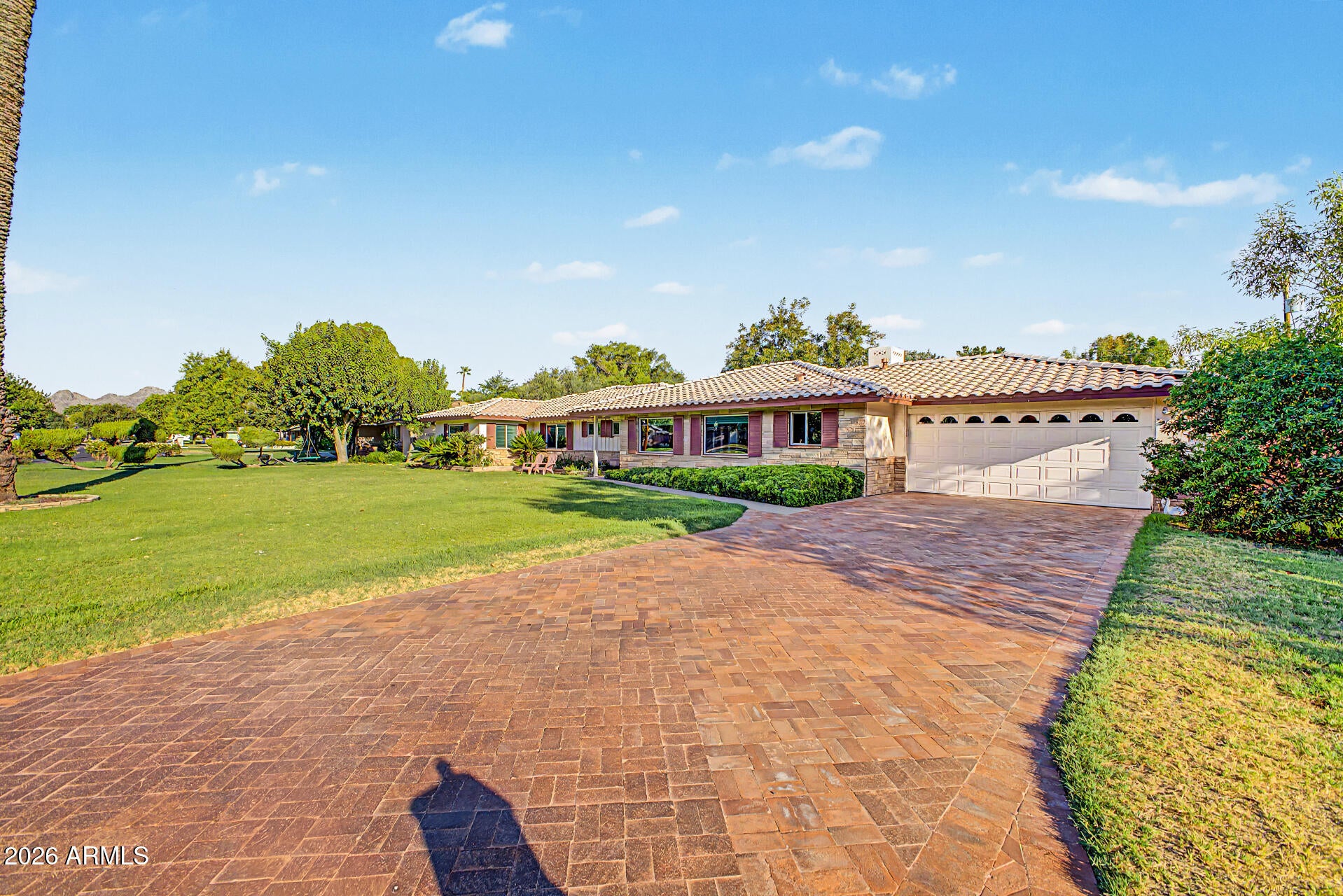 1001 W KALER Drive