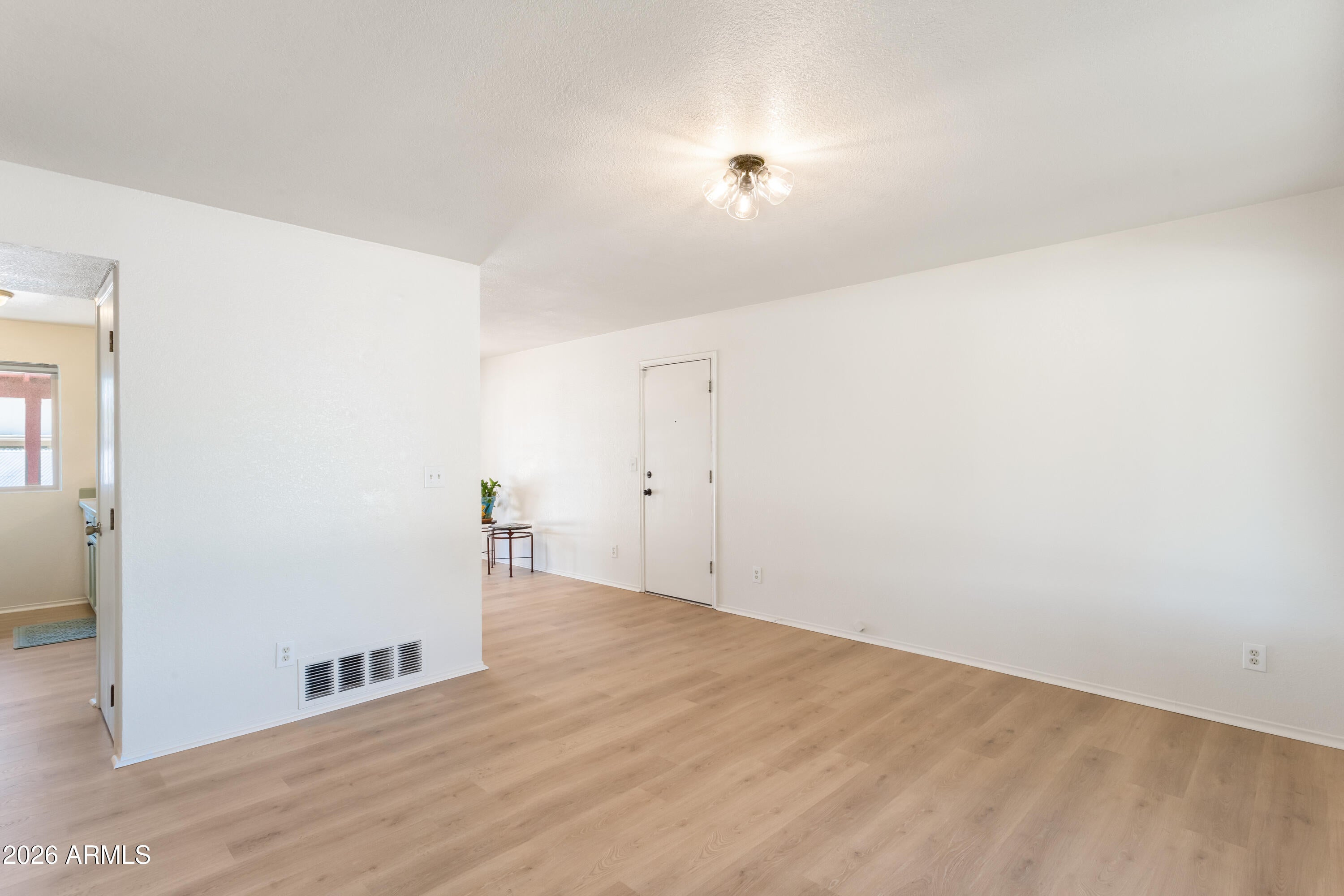 1216 QUAIL HOLLOW Drive
