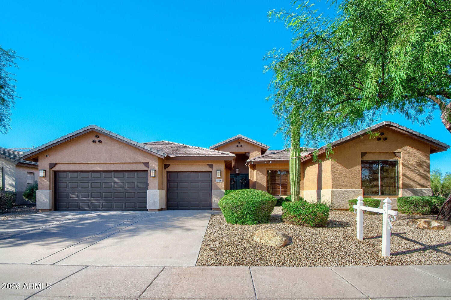 4728 E SPUR Drive