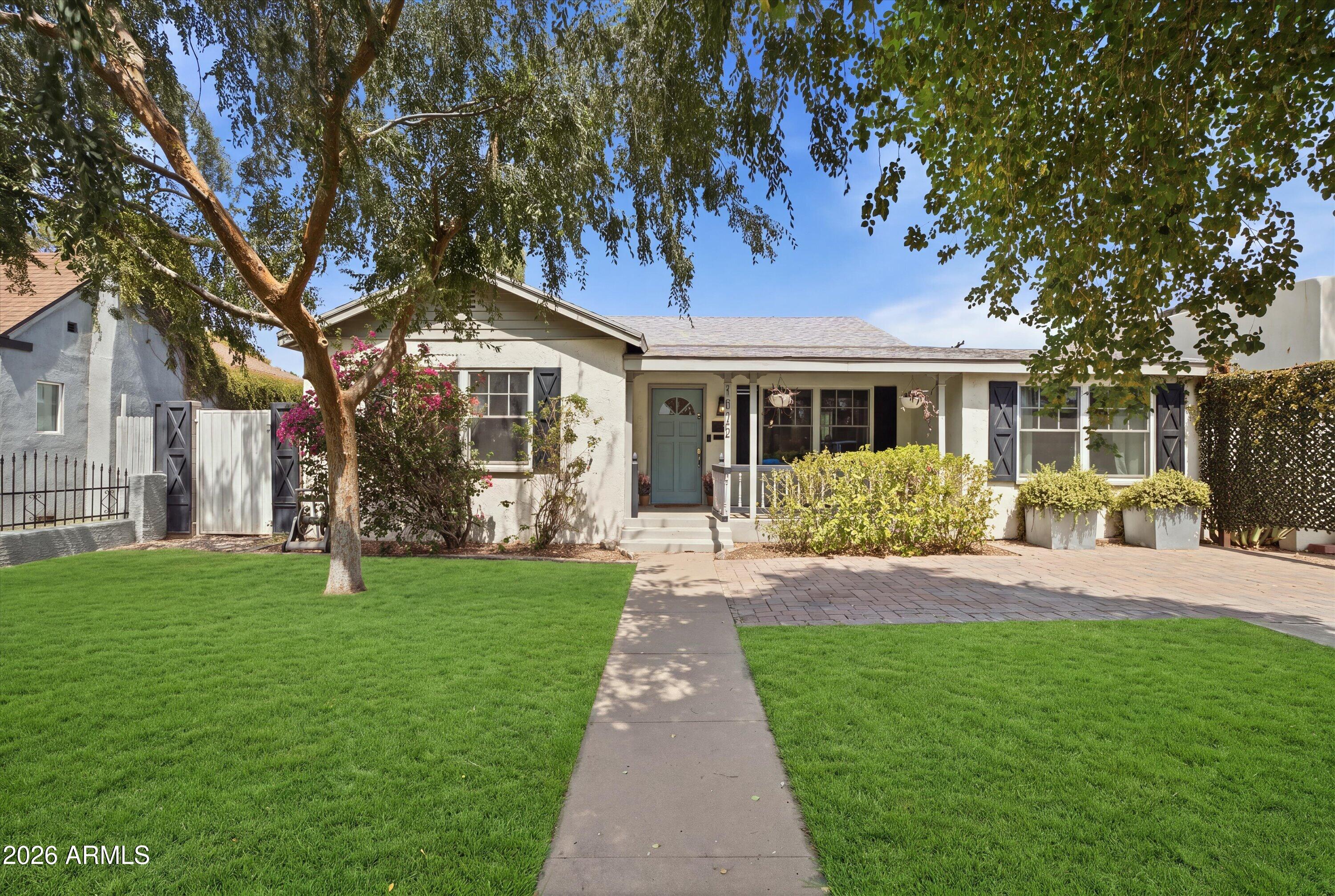 1522 W WILLETTA Street