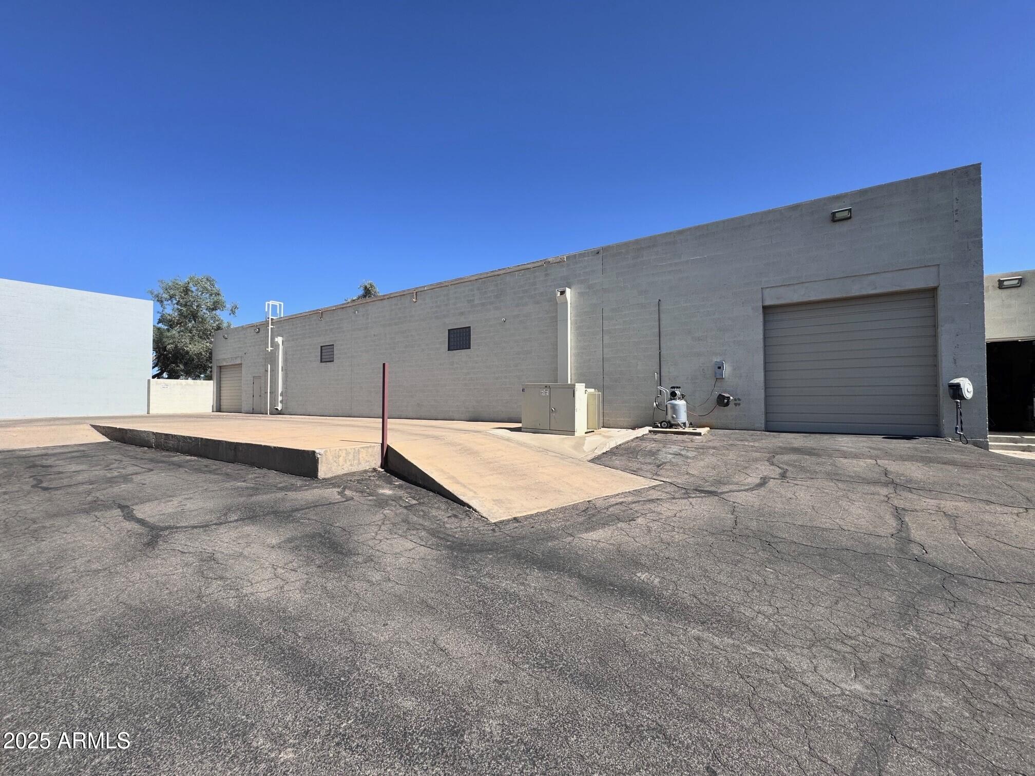 701 N GOLDEN KEY Street