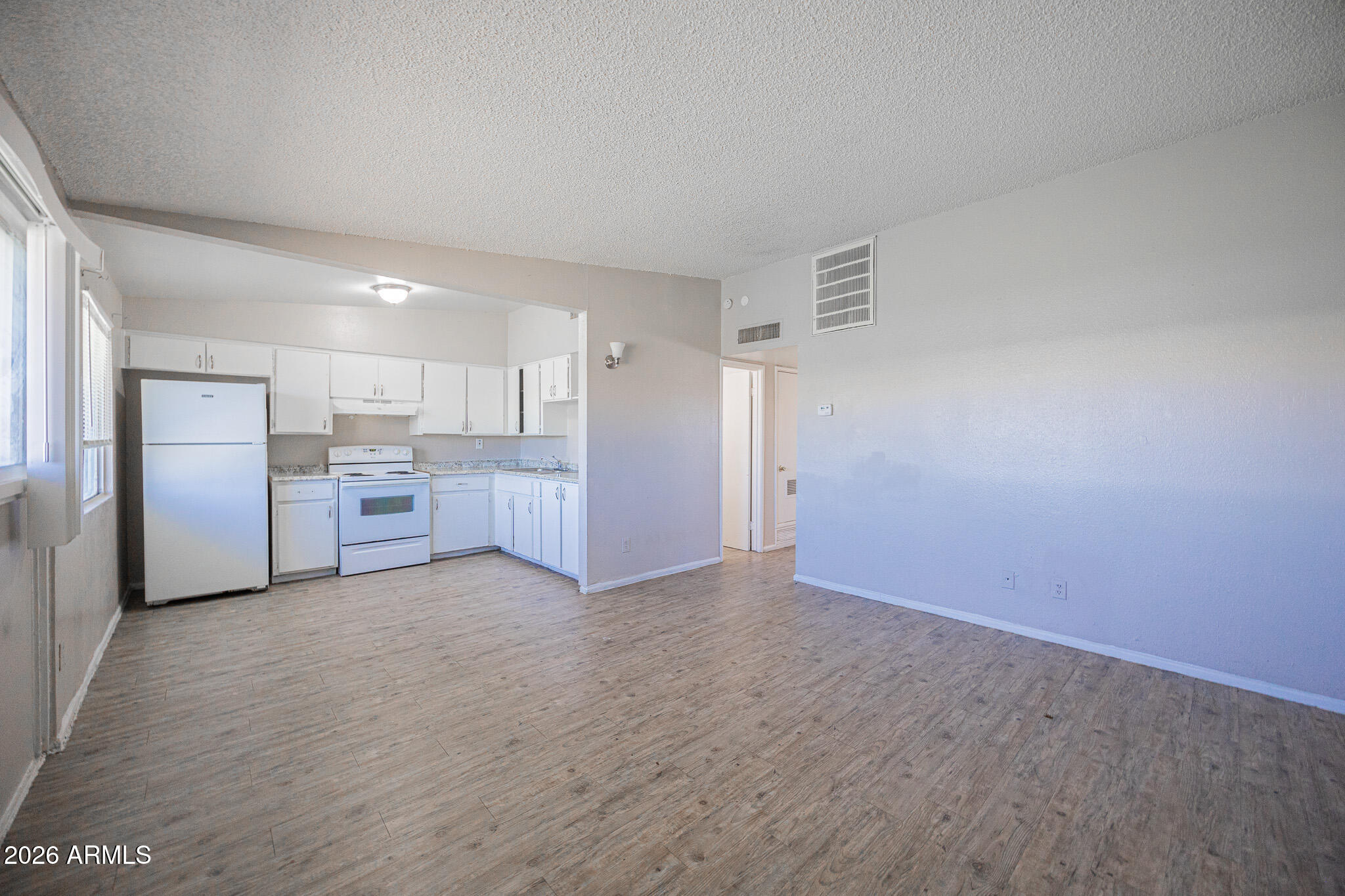 2123 W DEVONSHIRE Avenue 9