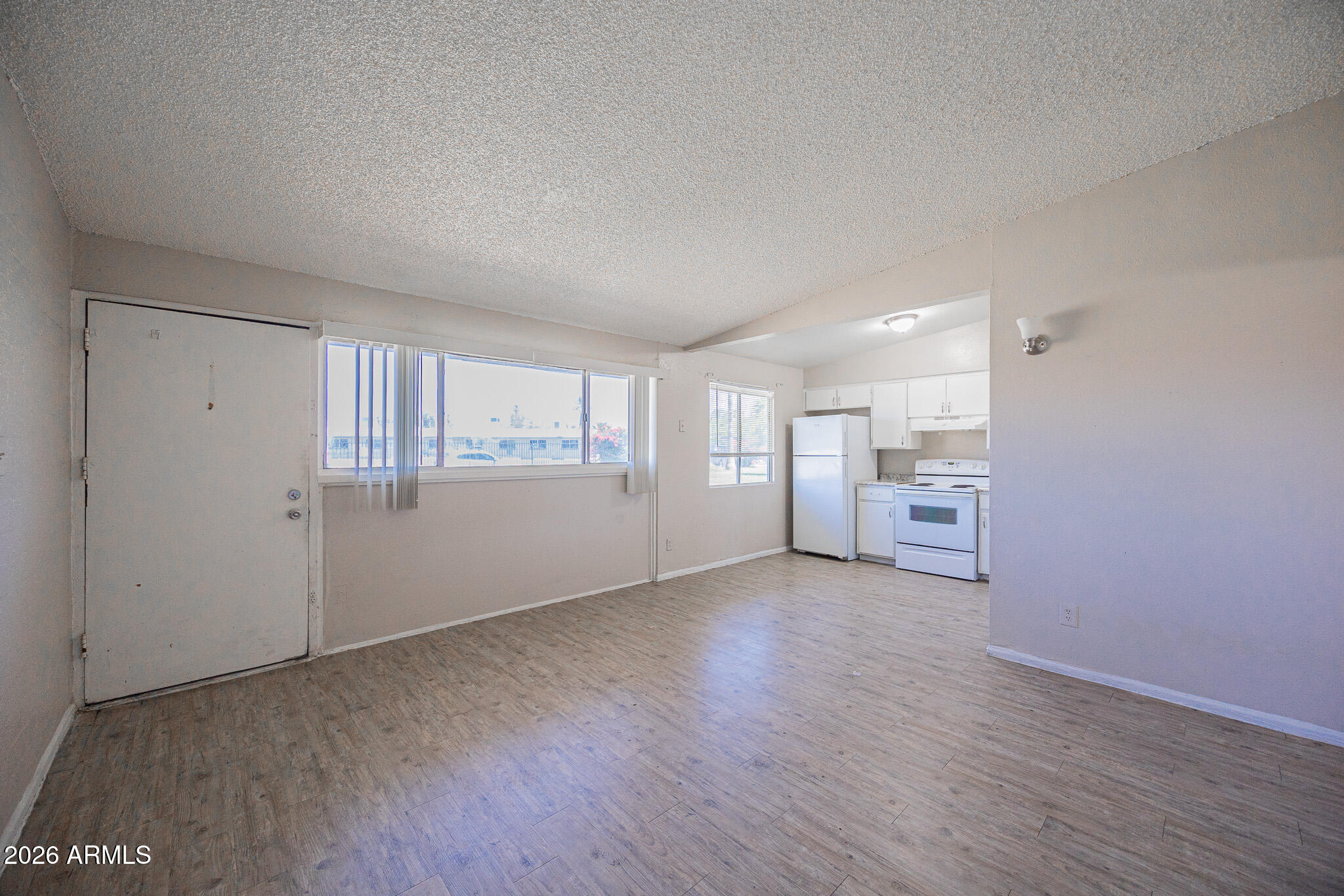 2123 W DEVONSHIRE Avenue 9