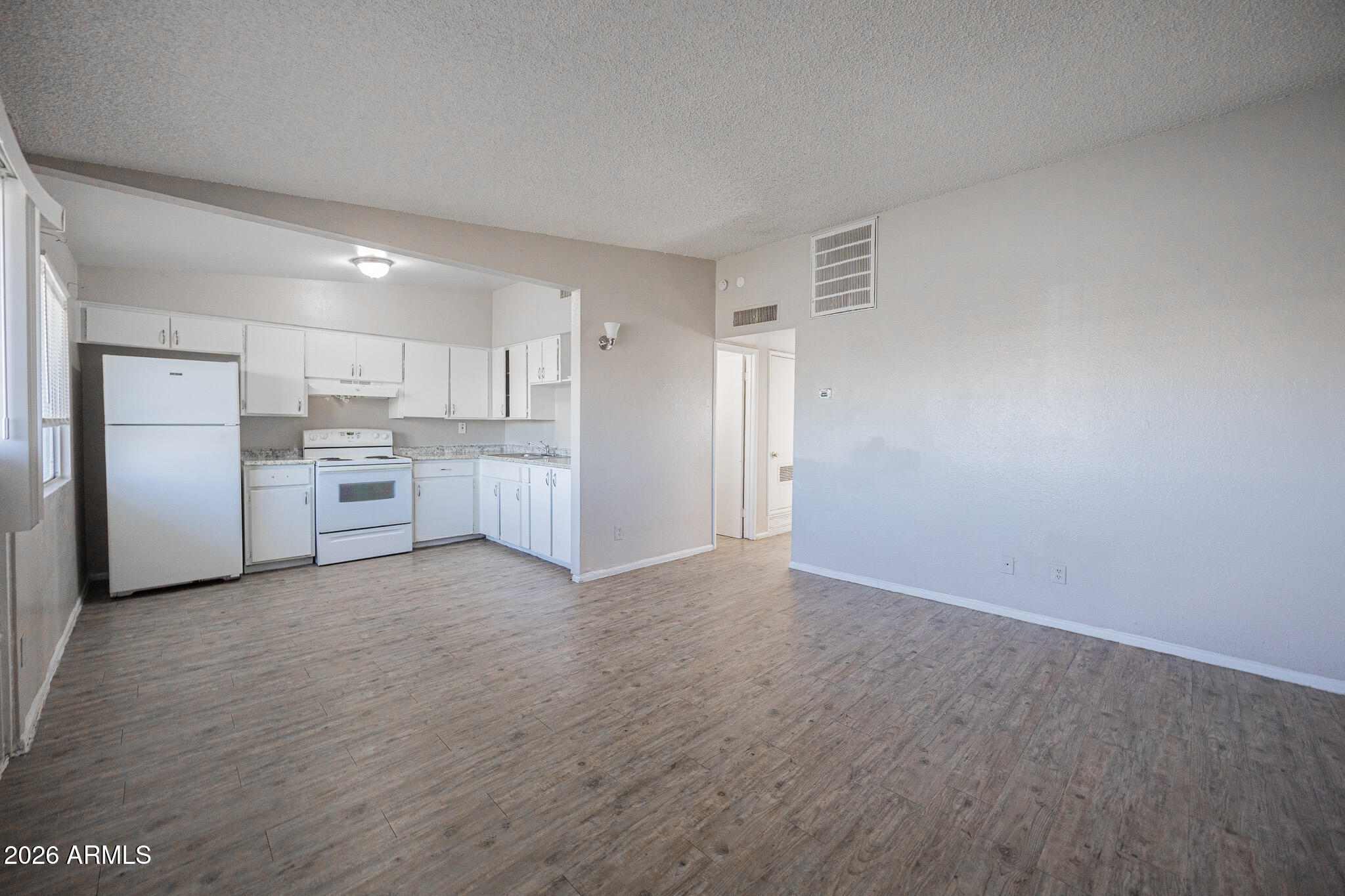 2123 W DEVONSHIRE Avenue 9