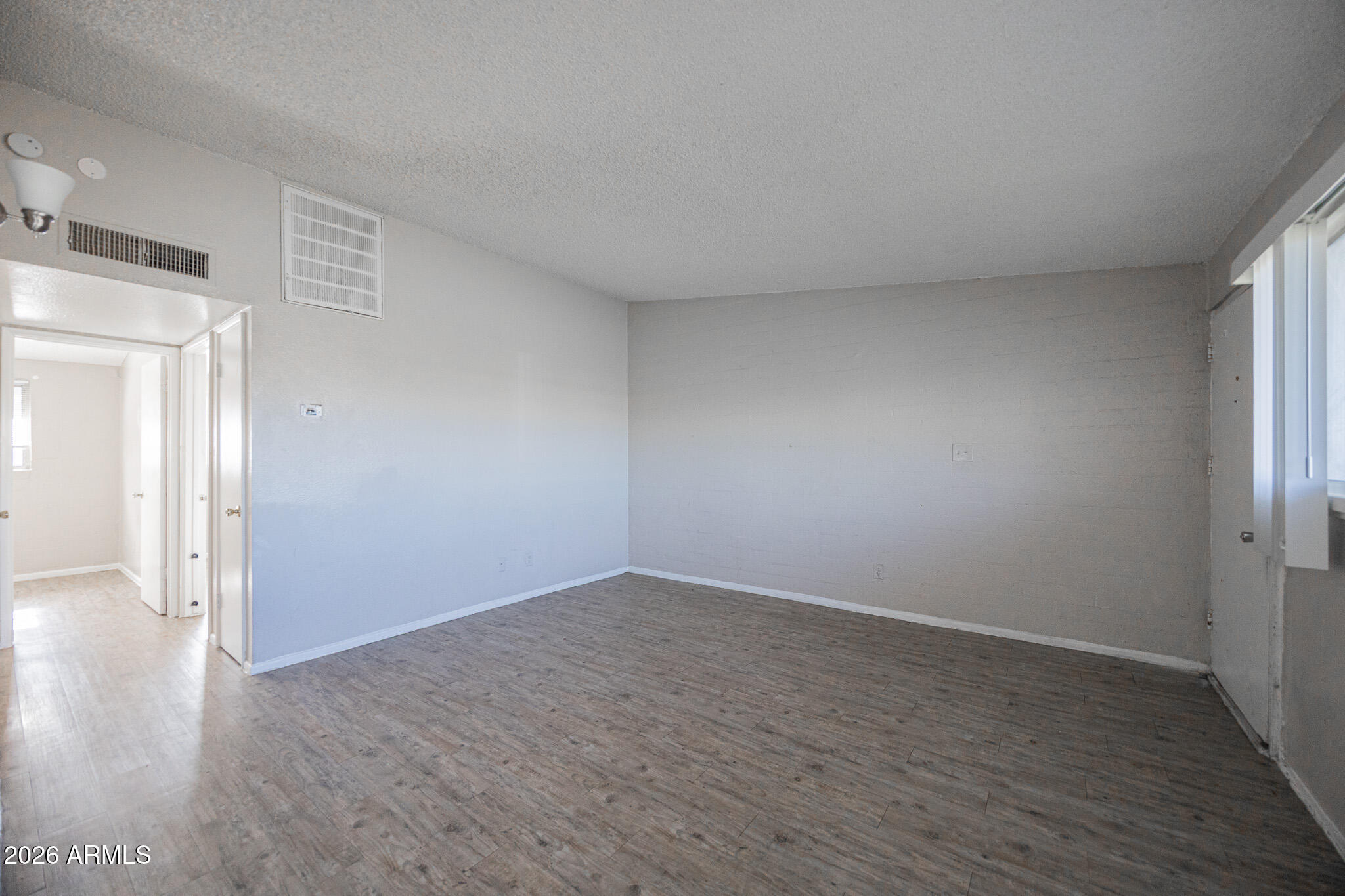 2123 W DEVONSHIRE Avenue 9