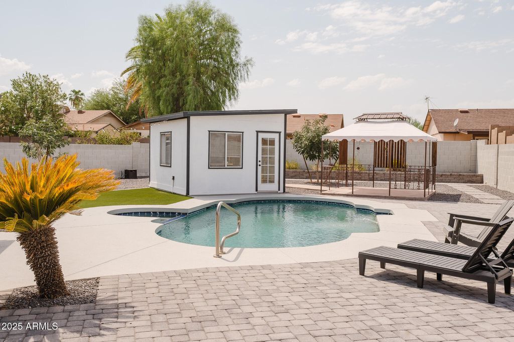 Photo of 542 W Vaughn Street, Tempe, AZ 85283 (MLS # 6930588)