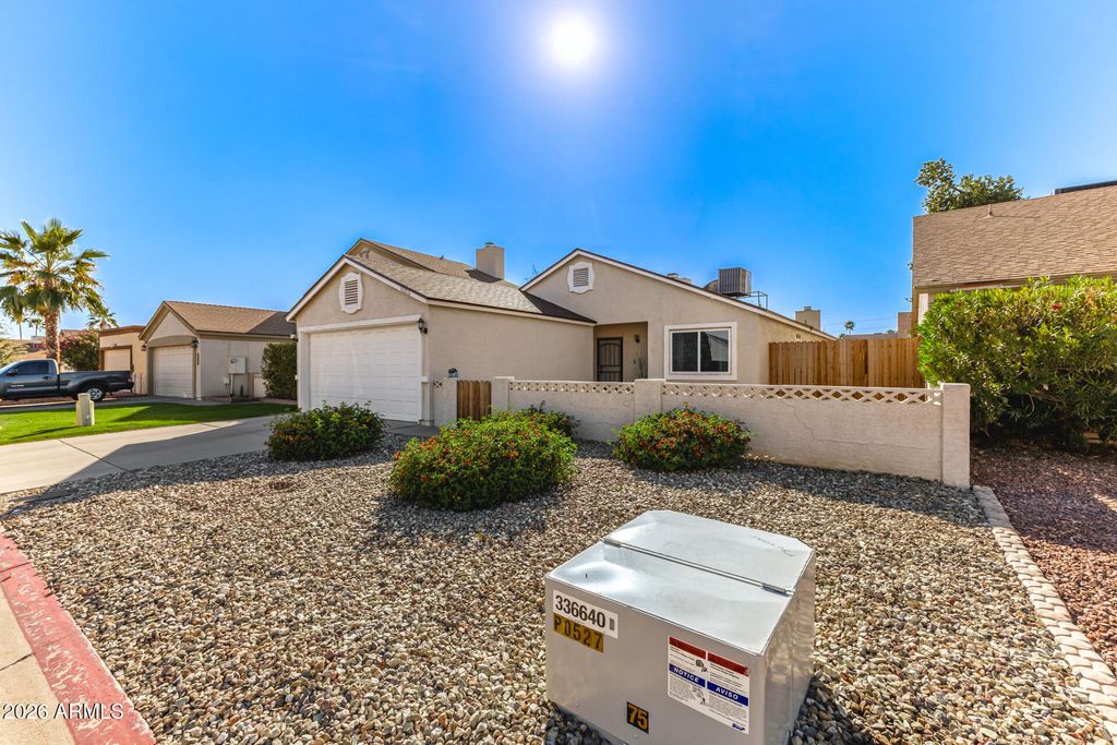 Photo of 10016 N 65th Lane, Glendale, AZ 85302 (MLS # 6993569)