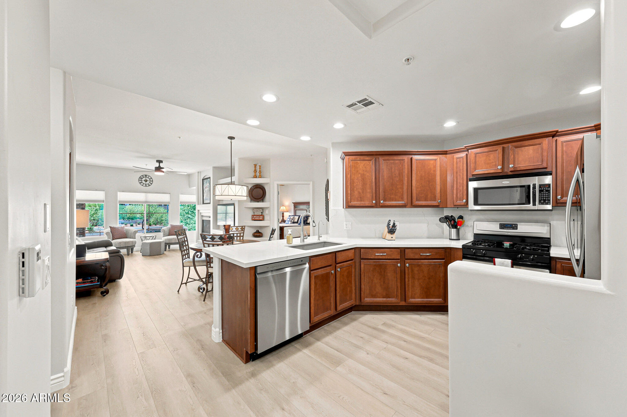 5350 E DEER VALLEY Drive 2431